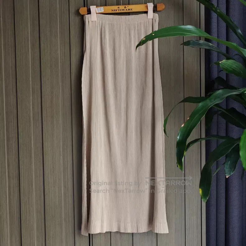 Issey Miyake Issey Miyake size:3 Khaki Toothpick Pleated Midi Skirt Size 31" - 1 Thumbnail