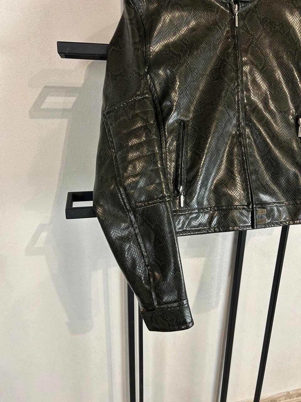 Japanese Brand Black Leather Jacket Snake Print Cropped Biker Y2K Grunge Size US S / EU 44-46 / 1 - 3 Thumbnail