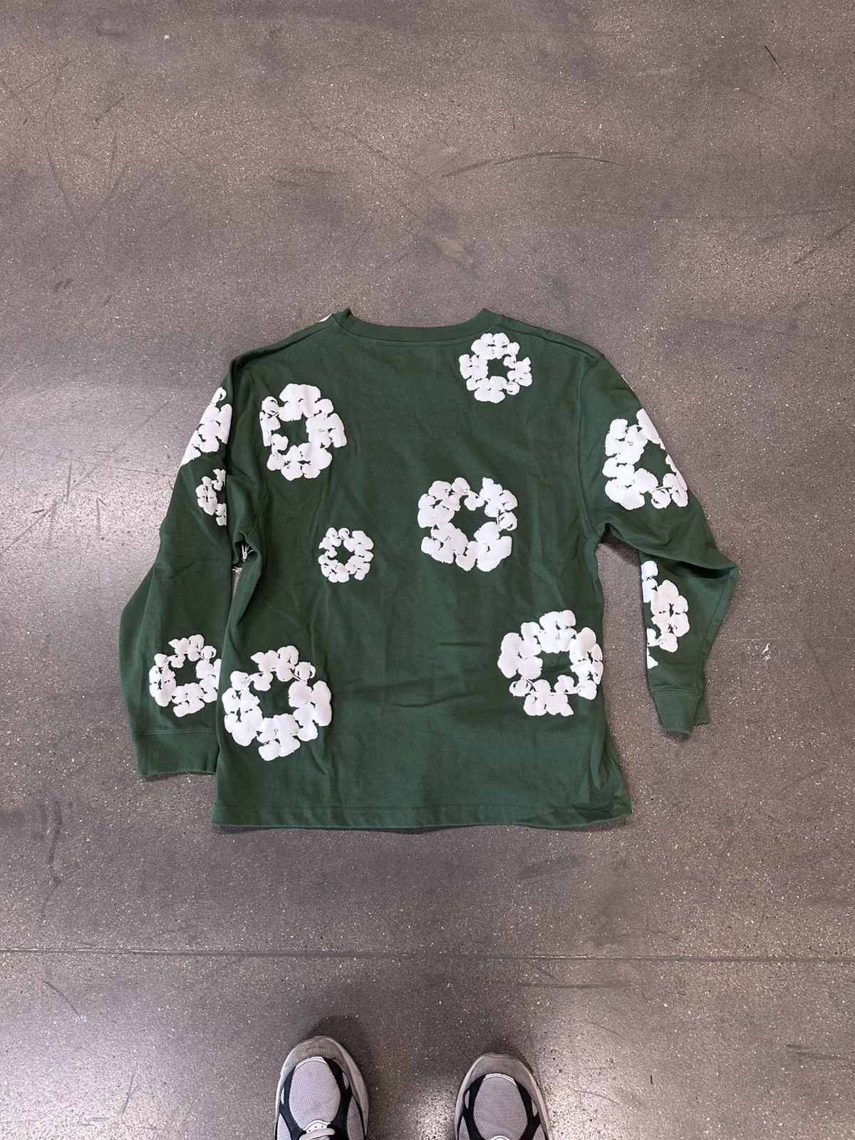 DENIM TEARS Denim tears wreath L/S green Size US XL / EU 56 / 4 - 5 Thumbnail