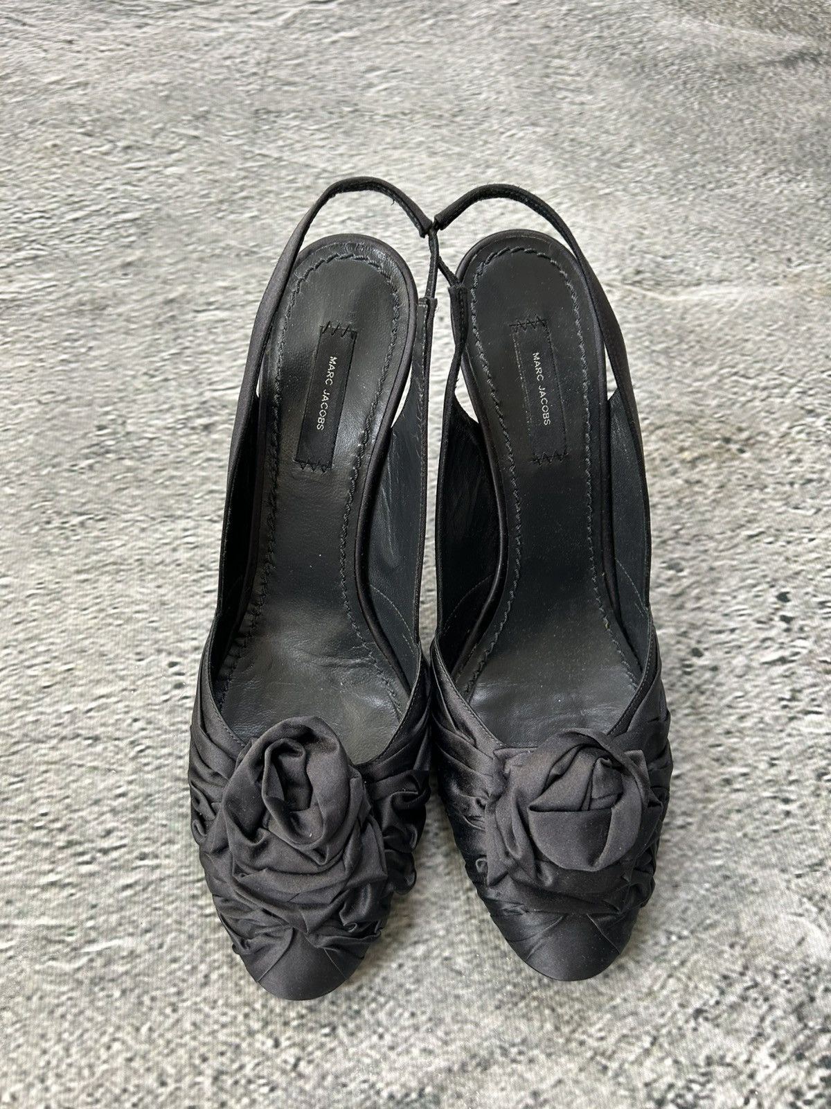 Marc Jacobs Marc Jacobs heels black rose applique sandals Size US 8.5 / IT 38.5 - 2 Thumbnail