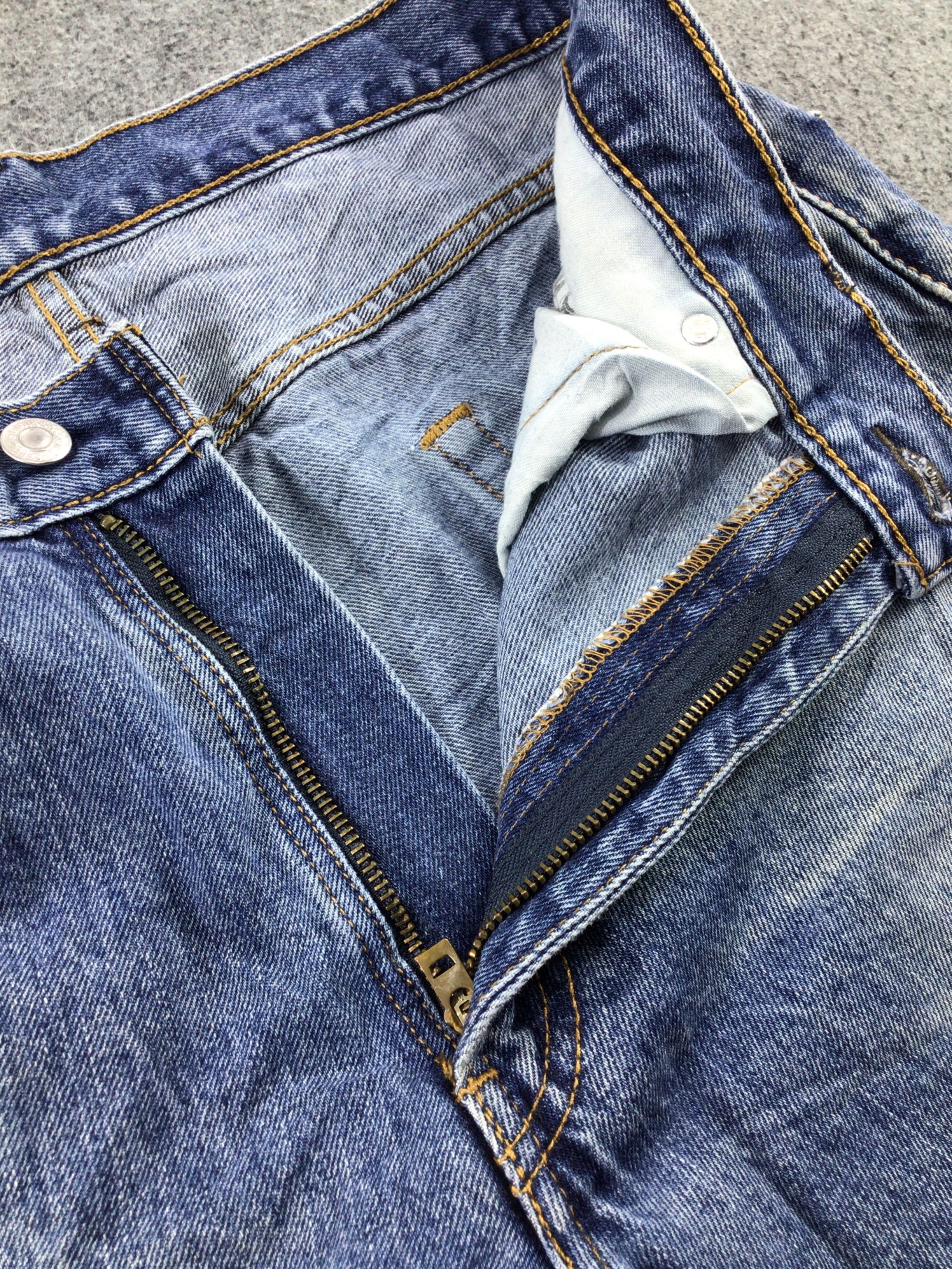 Levi's Vintage Levis 550 Jeans Faded Blue Wash Denim KJ285 Size US 34 / EU 50 - 7 Thumbnail