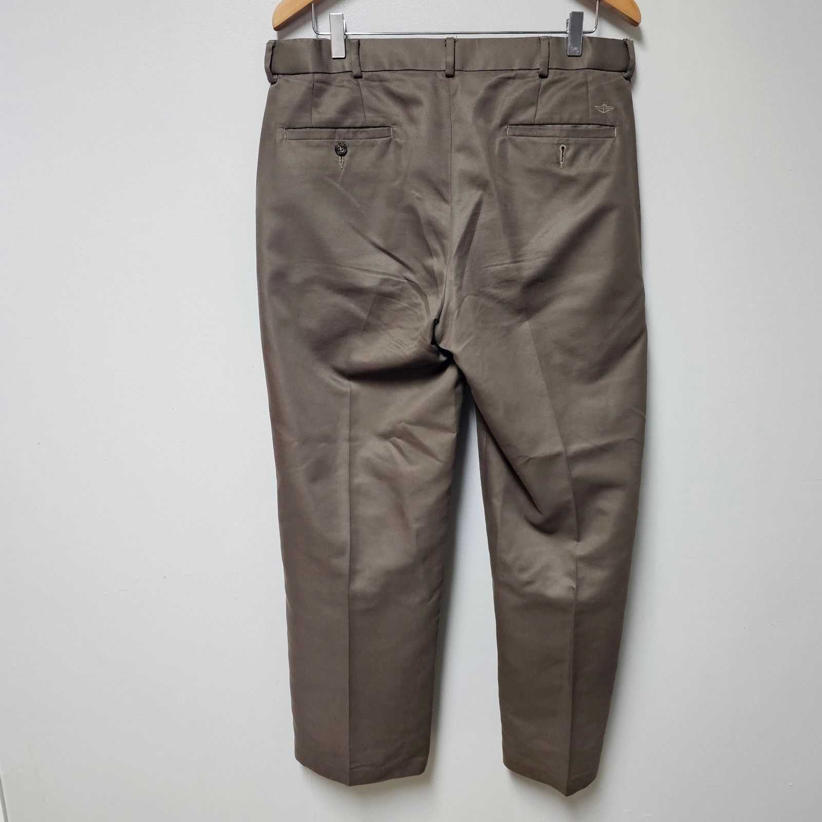 Dockers Men's Dockers D3 Classic Fit Flat Camel Chino Pants 34X 29 Size US 34 / EU 50 - 2 Thumbnail