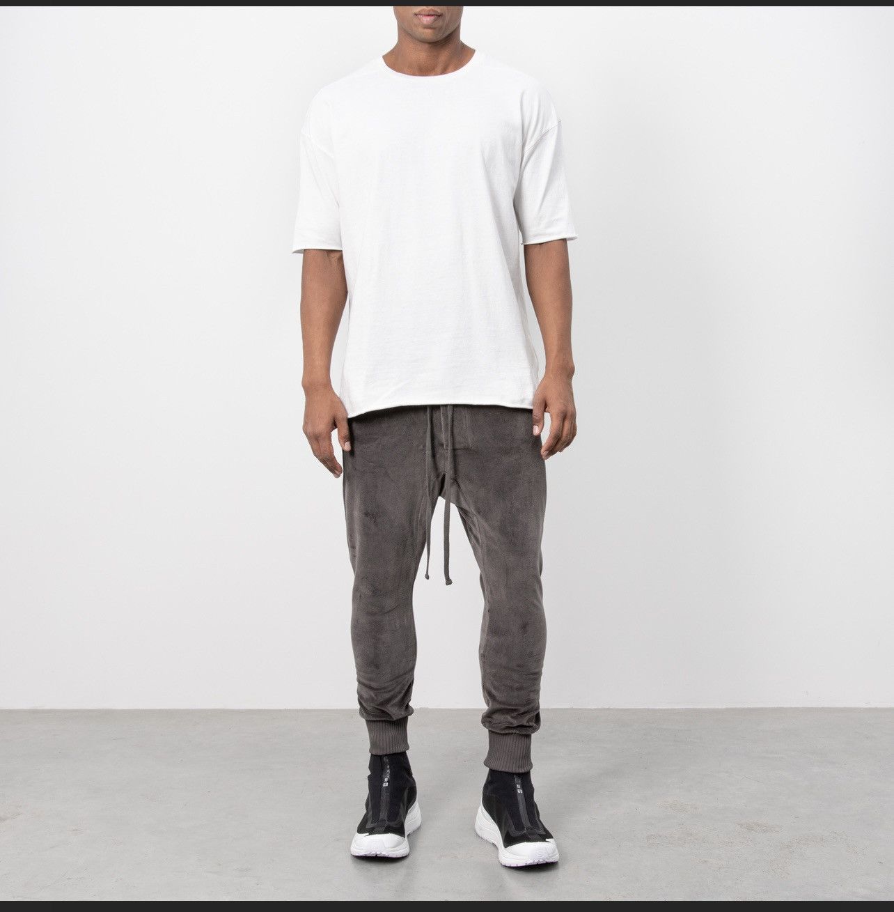 Thom Krom Thom Krom Velvet Drop Crotch Sweatpants in Taupe Size US 31 - 2 Thumbnail
