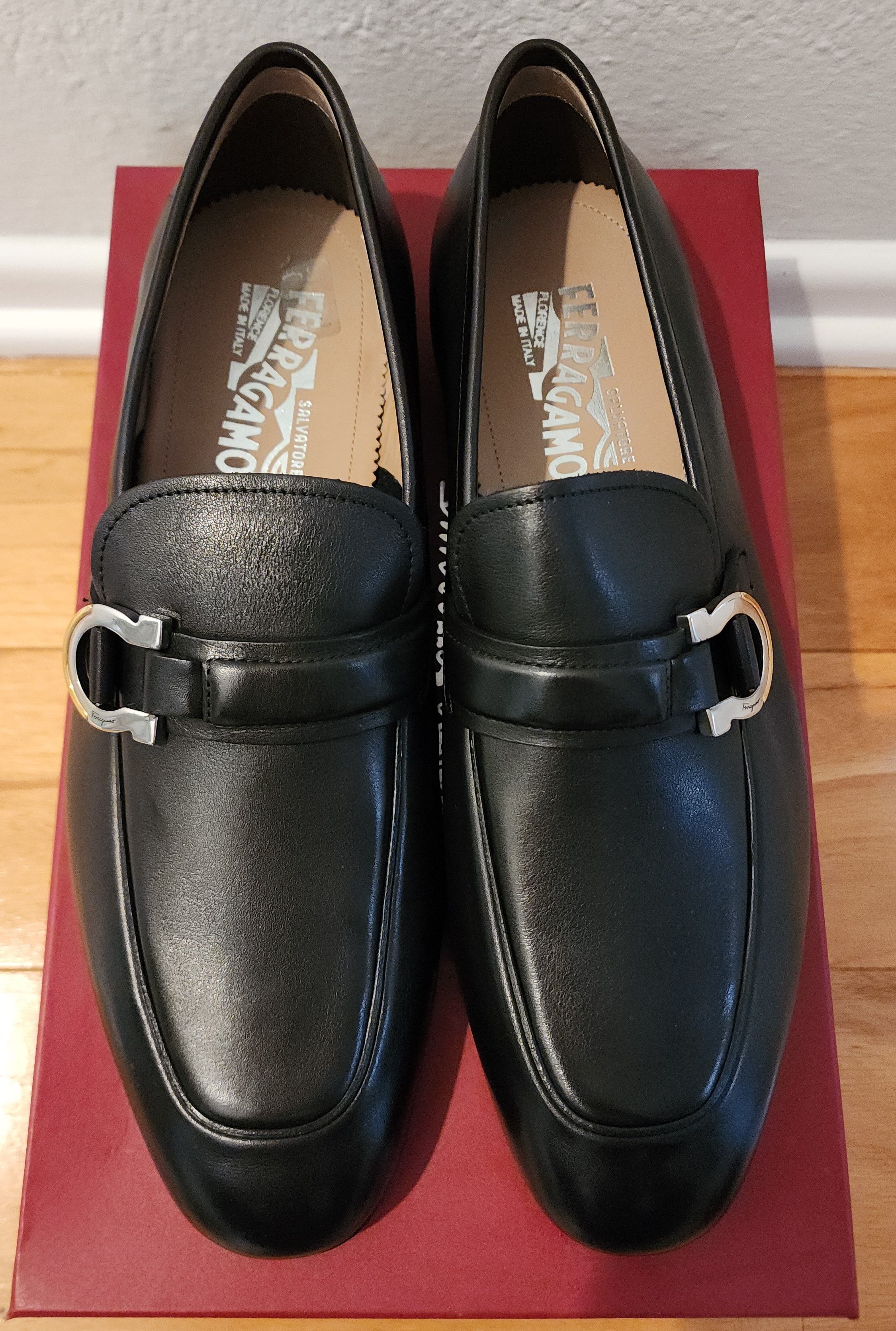 Salvatore Ferragamo Ferragamo Gancini Ornament Loafers Black Size US 9 / EU 42 - 1 Thumbnail