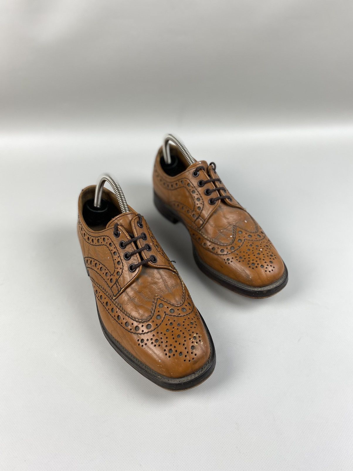 Loake Loake men’s leather brogue formal shoes Size US 8 / EU 41 - 2 Thumbnail