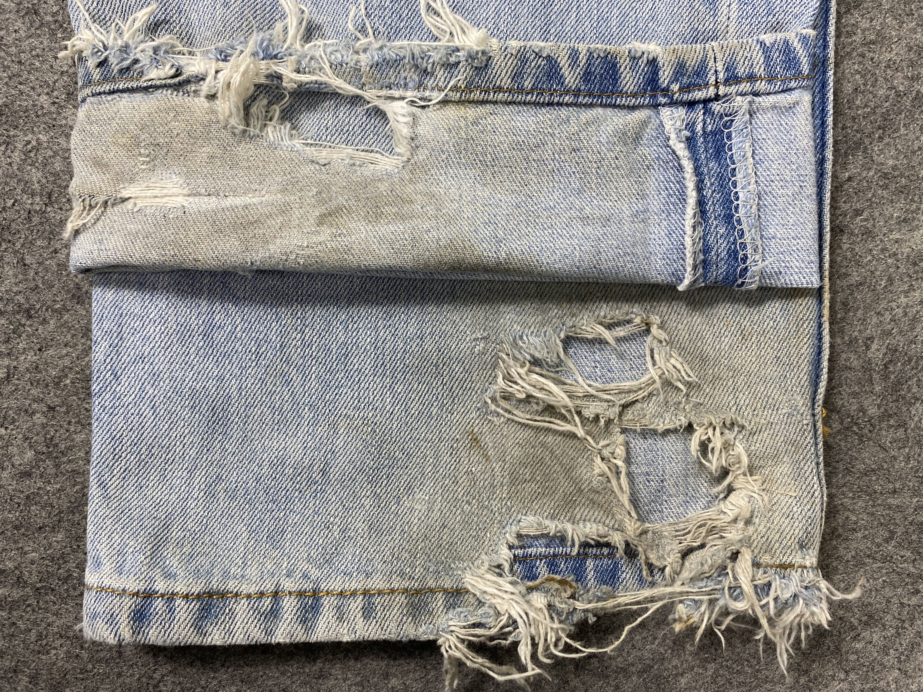 Levi's Light Blue Wash Vintage Levi's 501 Jeans 33x31 Denim -JN2250 Size US 33 - 10 Thumbnail