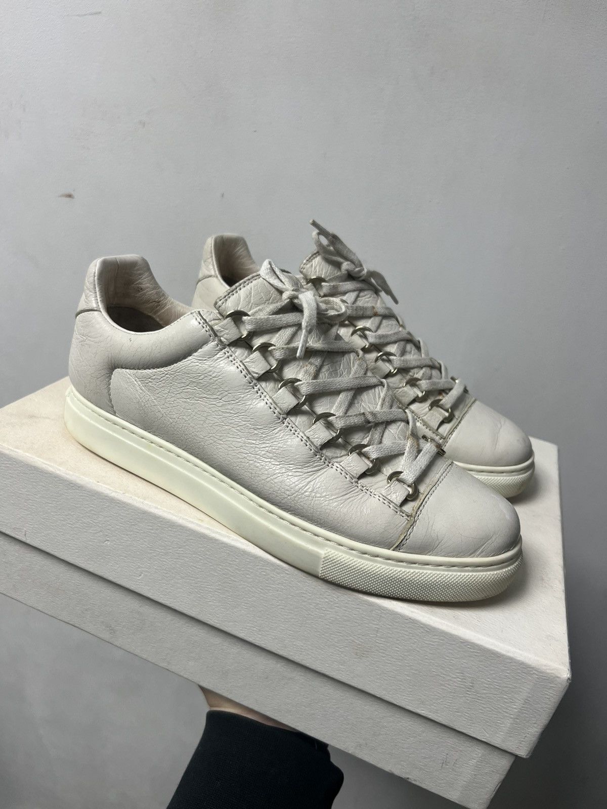 Balenciaga Balenciaga Arena Low Top Sneaker White Leather Size US 7.5 / EU 40-41 - 1 Thumbnail