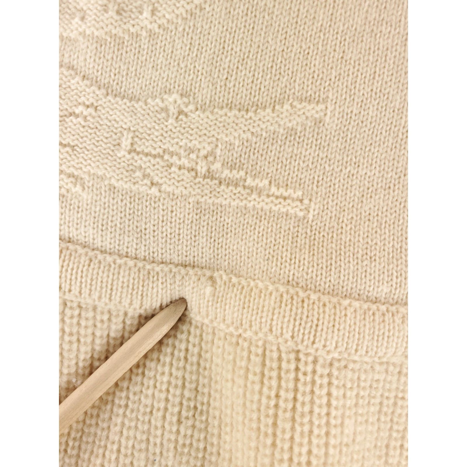 Izod VINTAGE Izod Lacoste VTG 80s Big Knit Alligator 100% Wool Sweater Cream Mens L RARE Mens L Ivory Pullover Moth Damage Snags Size US L / EU 52-54 / 3 - 4 Thumbnail