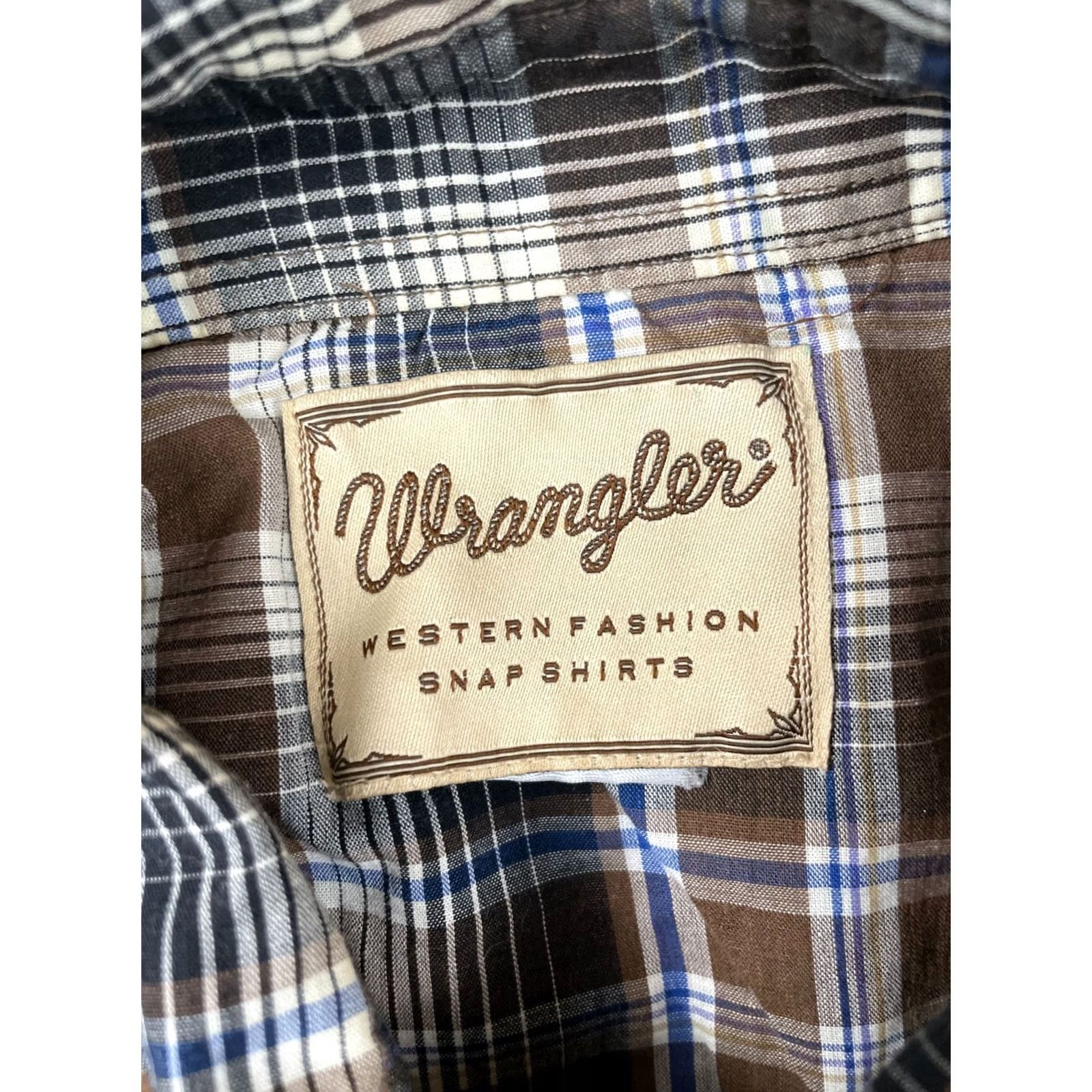 Wrangler VINTAGE Wrangler Shirt Mens L Brown Plaid Pearl Snap Cowboy Westernwear 90s Y2K Shirt Mens L Brown Plaid Pearl Snap Cowboy Western 90s Y2K Size US L / EU 52-54 / 3 - 4 Thumbnail