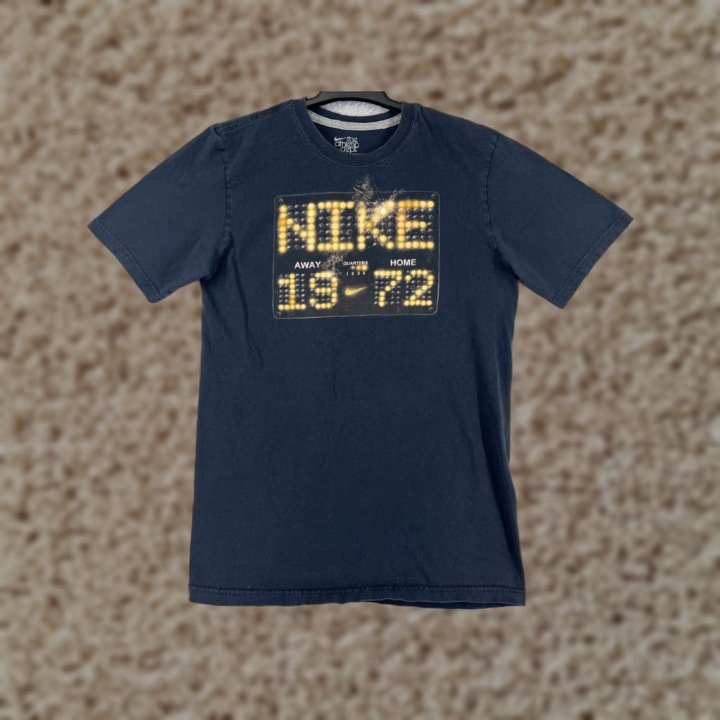 Nike VINTAGE Nike Shirt Womens Small Black Score Board 1972 Crew Neck Short Sleeve Basketball Size S / US 4 / IT 40 - 1 Thumbnail