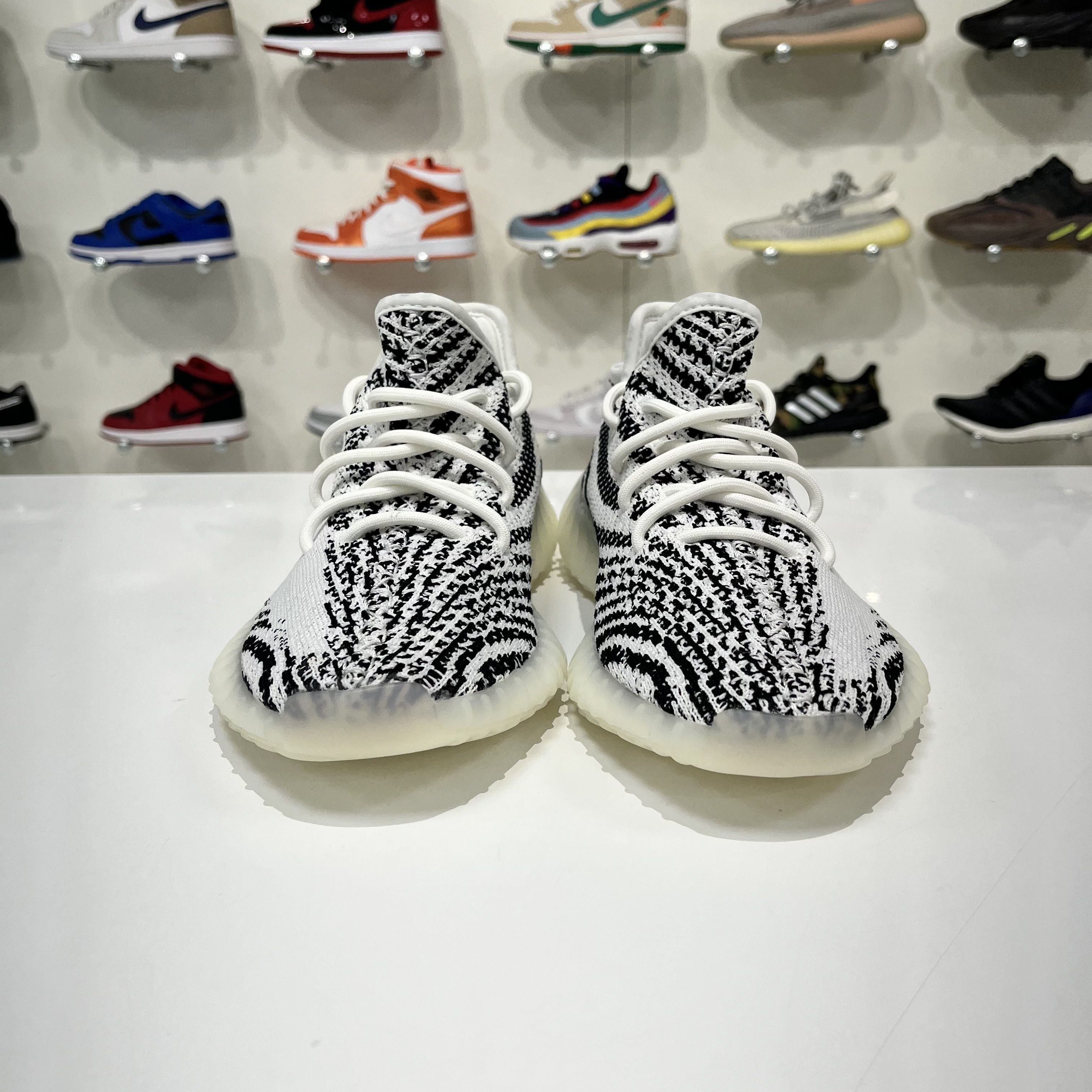 Adidas Adidas Yeezy Boost 350 V2 Zebra Size US 5.5 / EU 38 - 9 Thumbnail