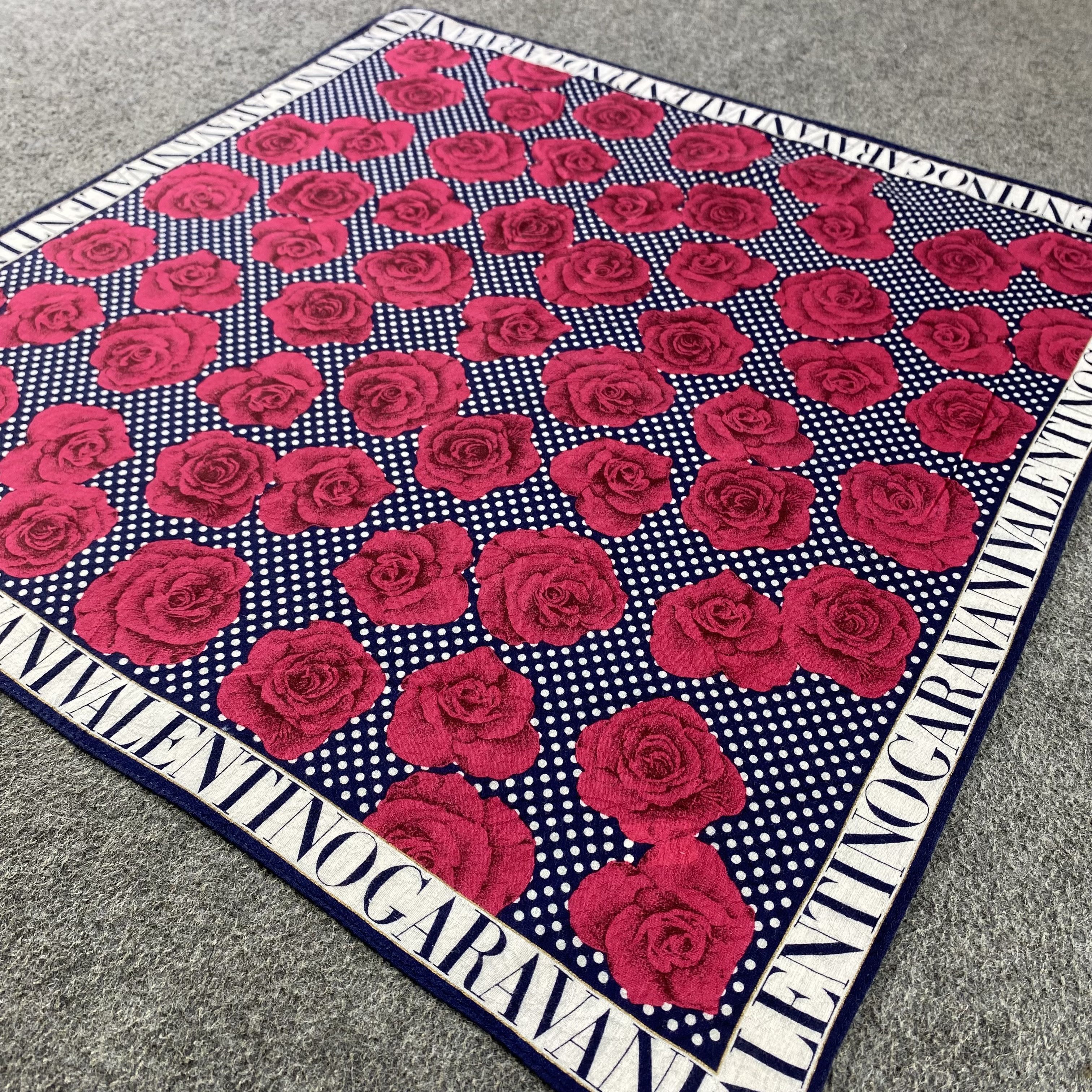 Valentino Valentino Garavani Handkerchief/Neckerchief/Bandana HC656 Size ONE SIZE - 2 Thumbnail