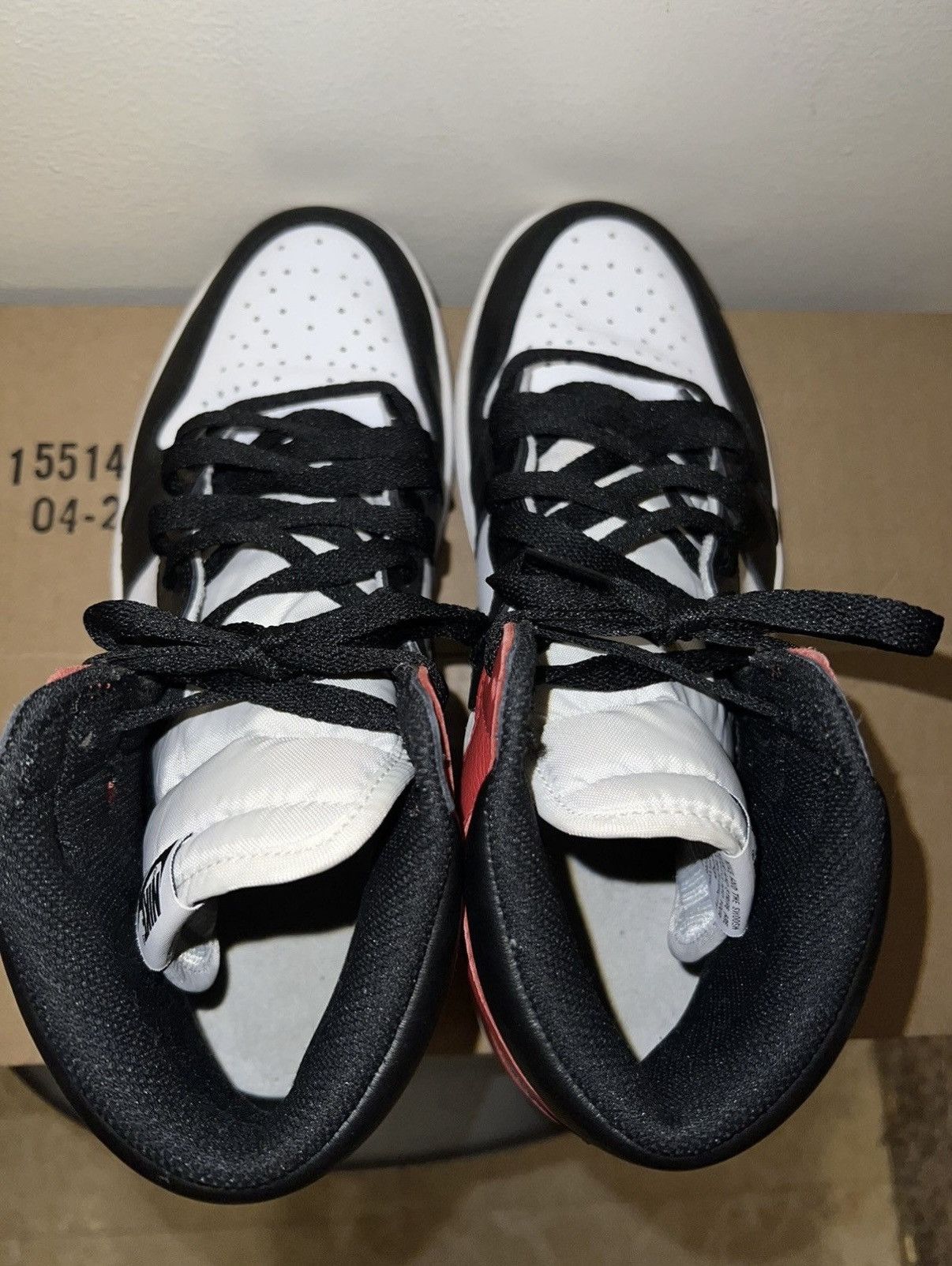 Jordan Brand Air Jordan 1 Retro High OG 'Black Toe' 2016 Size US 10 / EU 43 - 8 Thumbnail