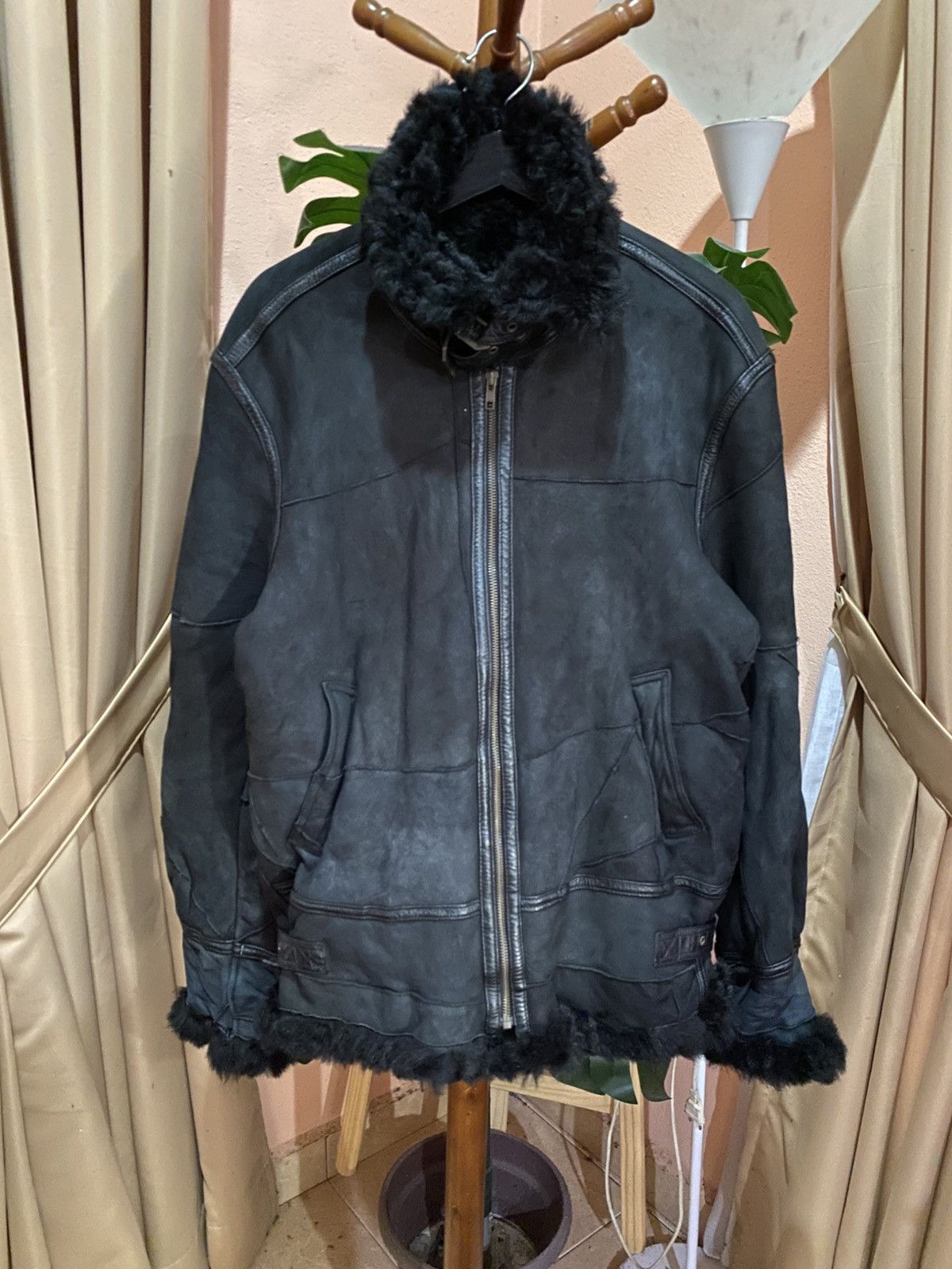 Genuine Leather UK GENUINE LEATHER SHEARLING BLACK AVIATOR TYPE B3 JACKET Size US M / EU 48-50 / 2 - 1 Thumbnail
