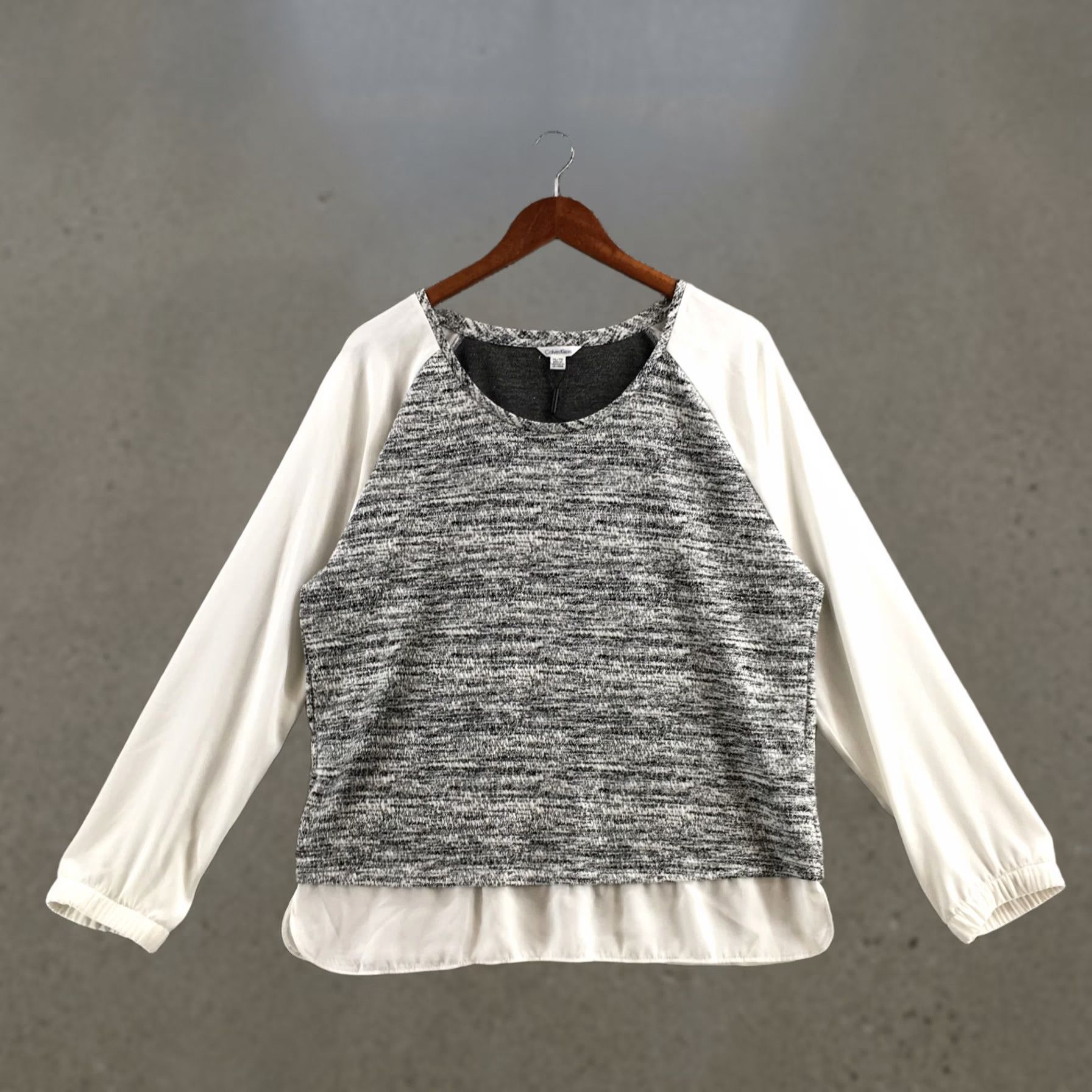 Calvin Klein Calvin Klein Top Womens XL Gray Marled Long Sleeve Chiffon Hem Blouse Size XL / US 12-14 / IT 48-50 - 1 Thumbnail