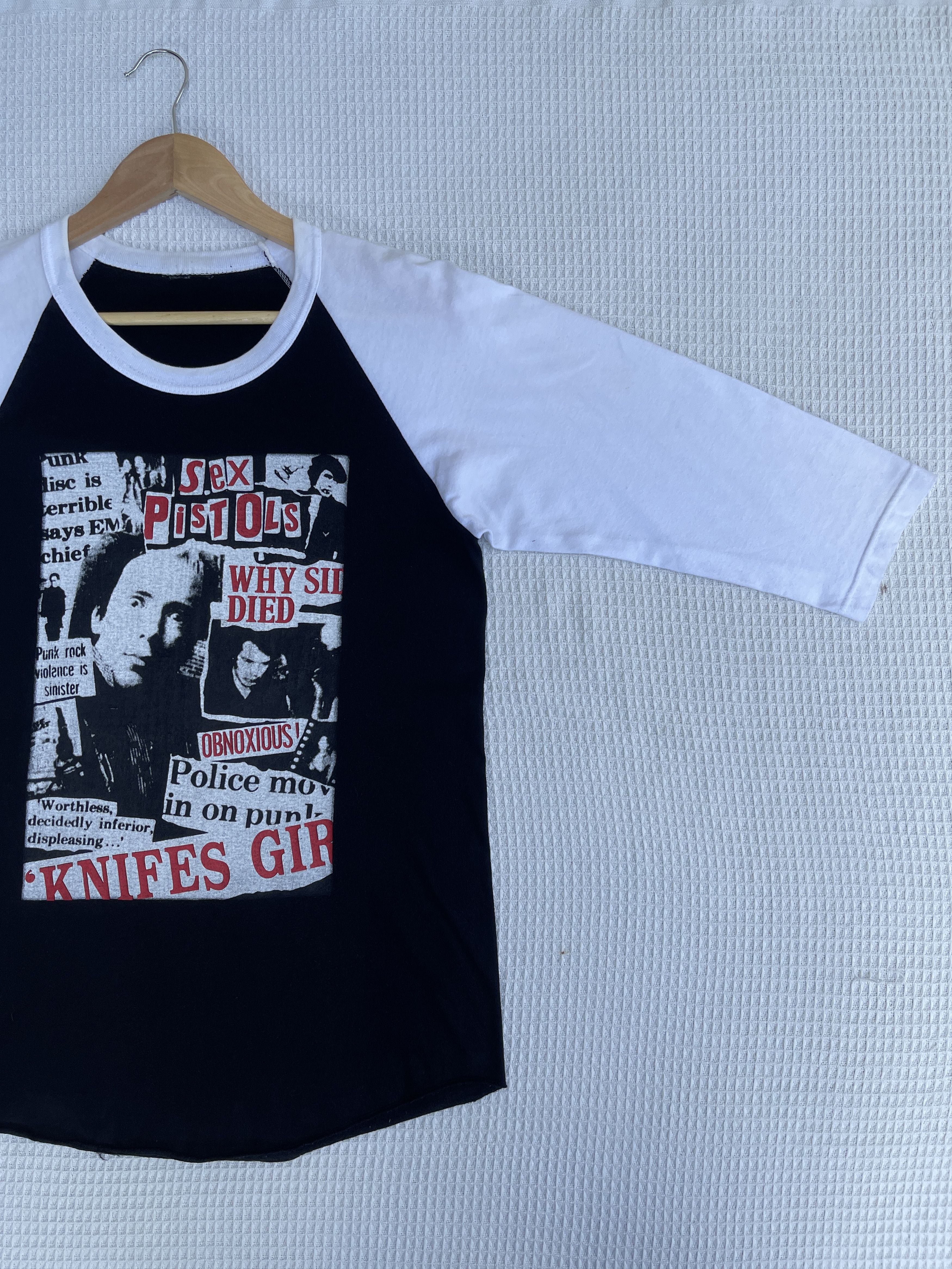 Band Tees Rare🔥Vintage Sex Pistol 3quarter Raglan T-Shirt Size US S / EU 44-46 / 1 - 7 Thumbnail