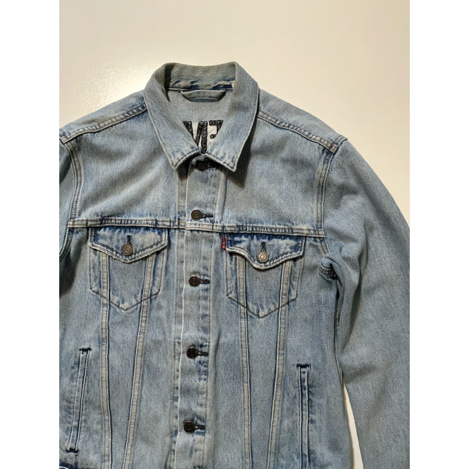 Levi's Levis Strauss Peacemaker Embroidered Button Denim Jean Trucker Jacket Sz. M Mens Blue Denim Jacket Button Embroidered Trucker Jeans Size US 31 - 5 Thumbnail