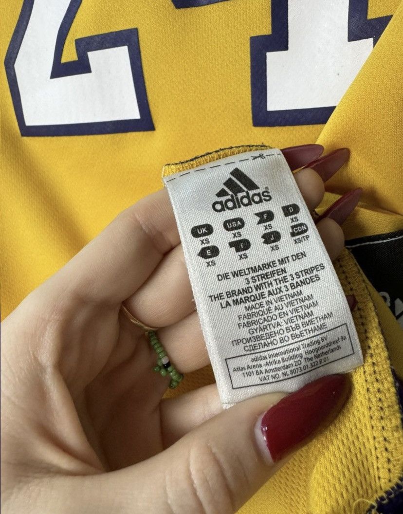 NBA Adidas Kobe Bryant Los Angeles Lakers Jersey Size US S / EU 44-46 / 1 - 9 Thumbnail