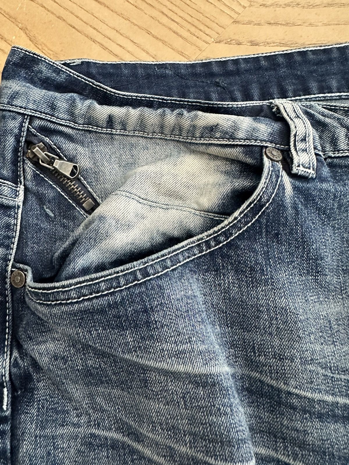 Born Fly Bornfly men's jeans featuring a distressed blue Size US 42 / EU 58 - 8 Thumbnail