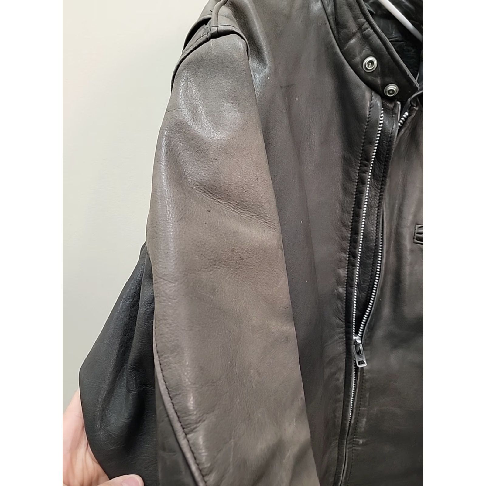 Schott VINTAGE SCHOTT Jacket MEN 48 Black Leather Motorcycle Short Full Zip Lined Pockets Size US M / EU 48-50 / 2 - 4 Thumbnail