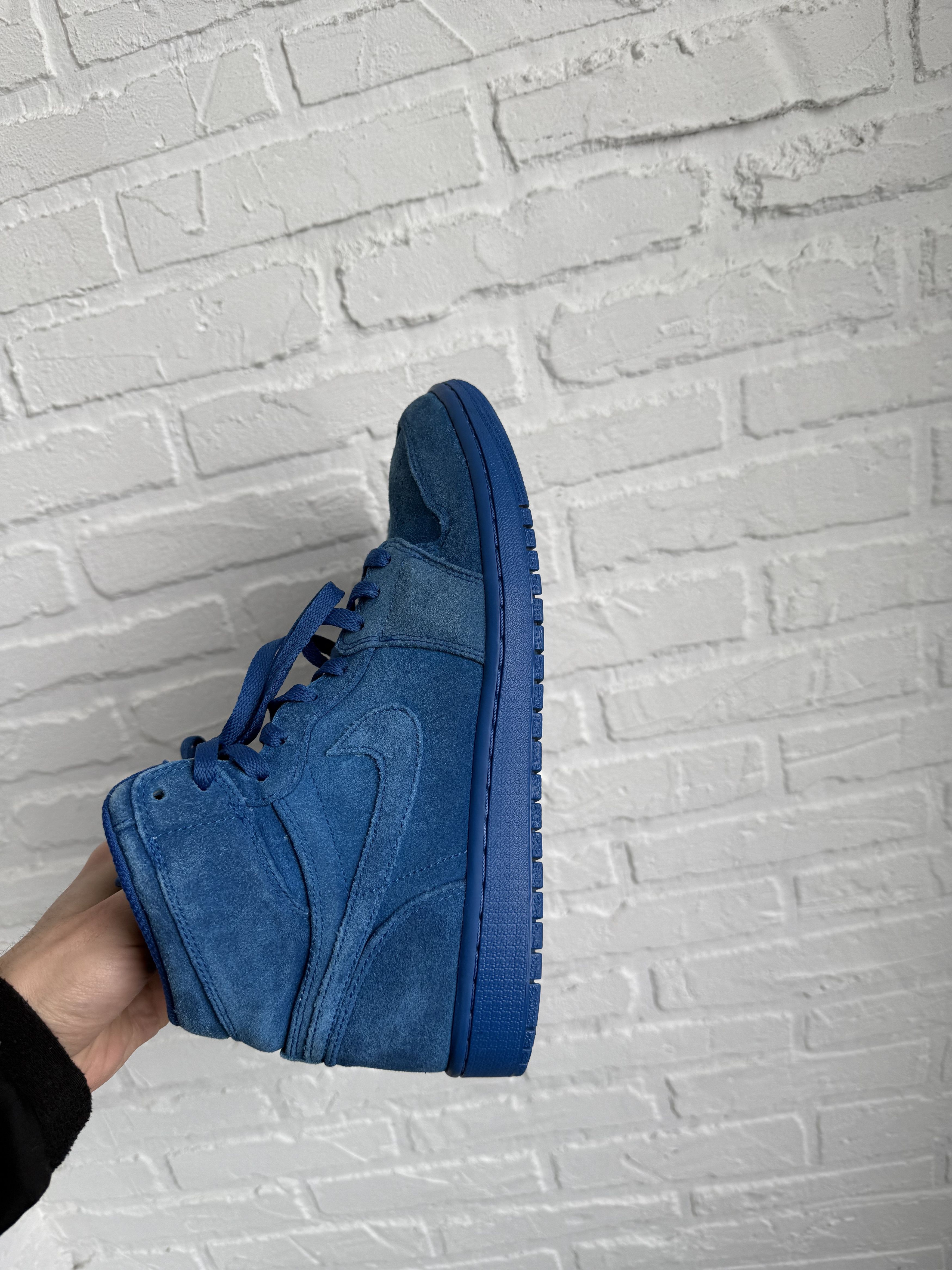 Nike Nike Air Jordan 1 Retro High Blue Suede Size US 9 / EU 42 - 13 Thumbnail