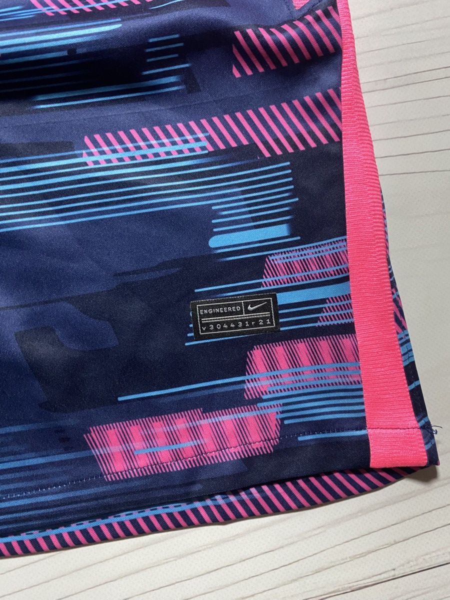 Nike Nike RB Leipzig 2021/22 third soccer football y2k t shirt Size US S / EU 44-46 / 1 - 7 Thumbnail