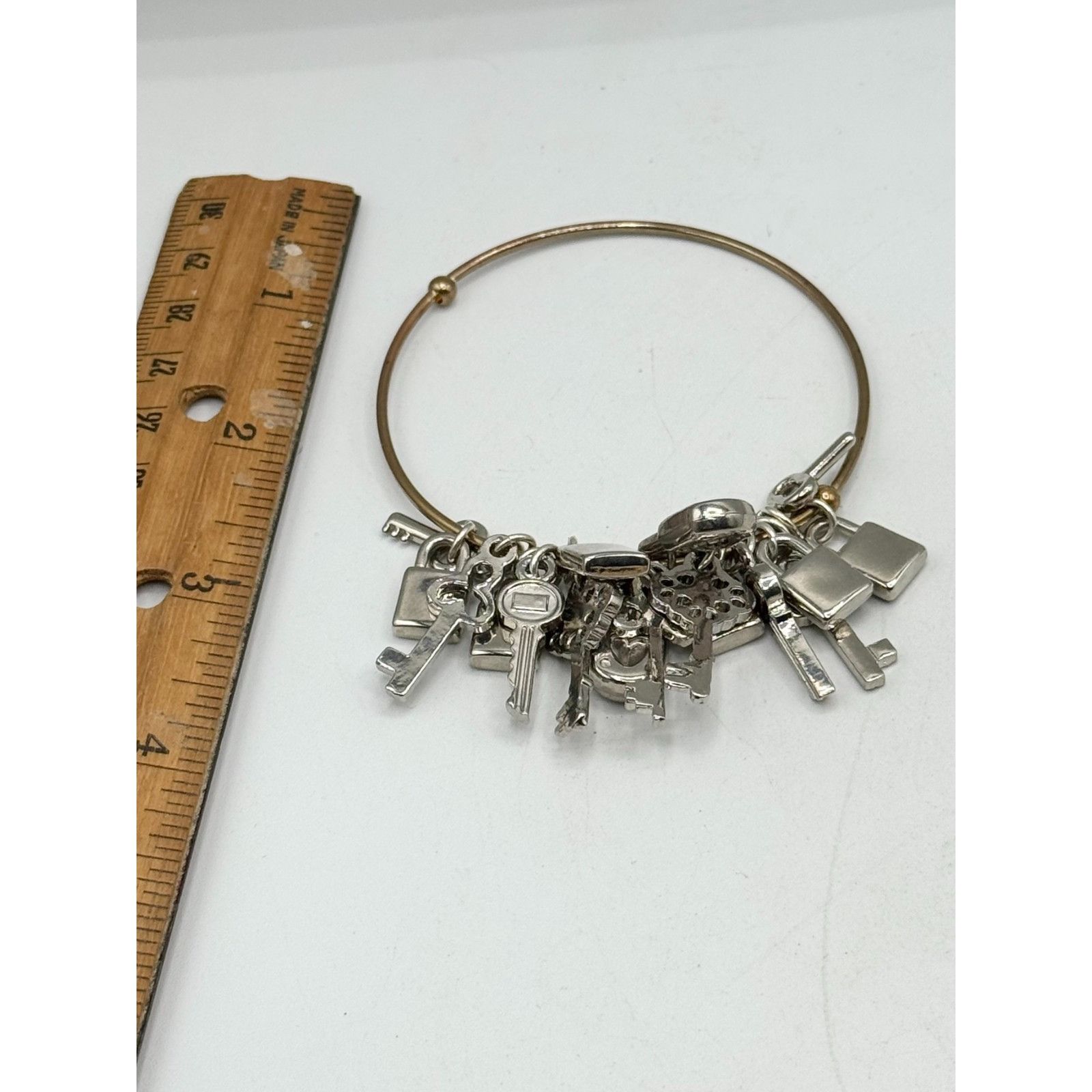 Other Vintage key charm bangle bracelet Size ONE SIZE - 5 Thumbnail