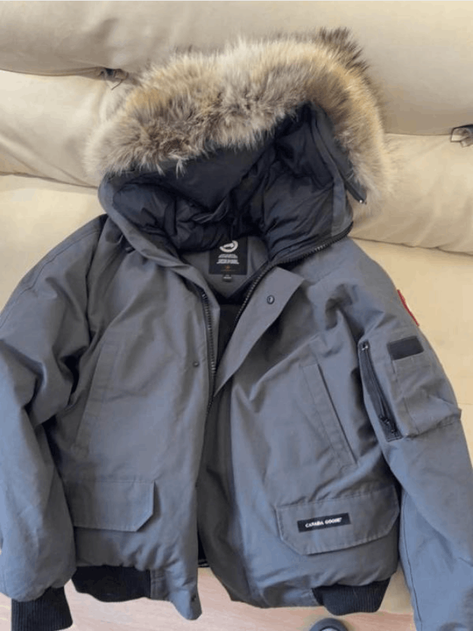 Canada Goose Canada Goose Down Bomber Jacket Size US L / EU 52-54 / 3 - 3 Thumbnail
