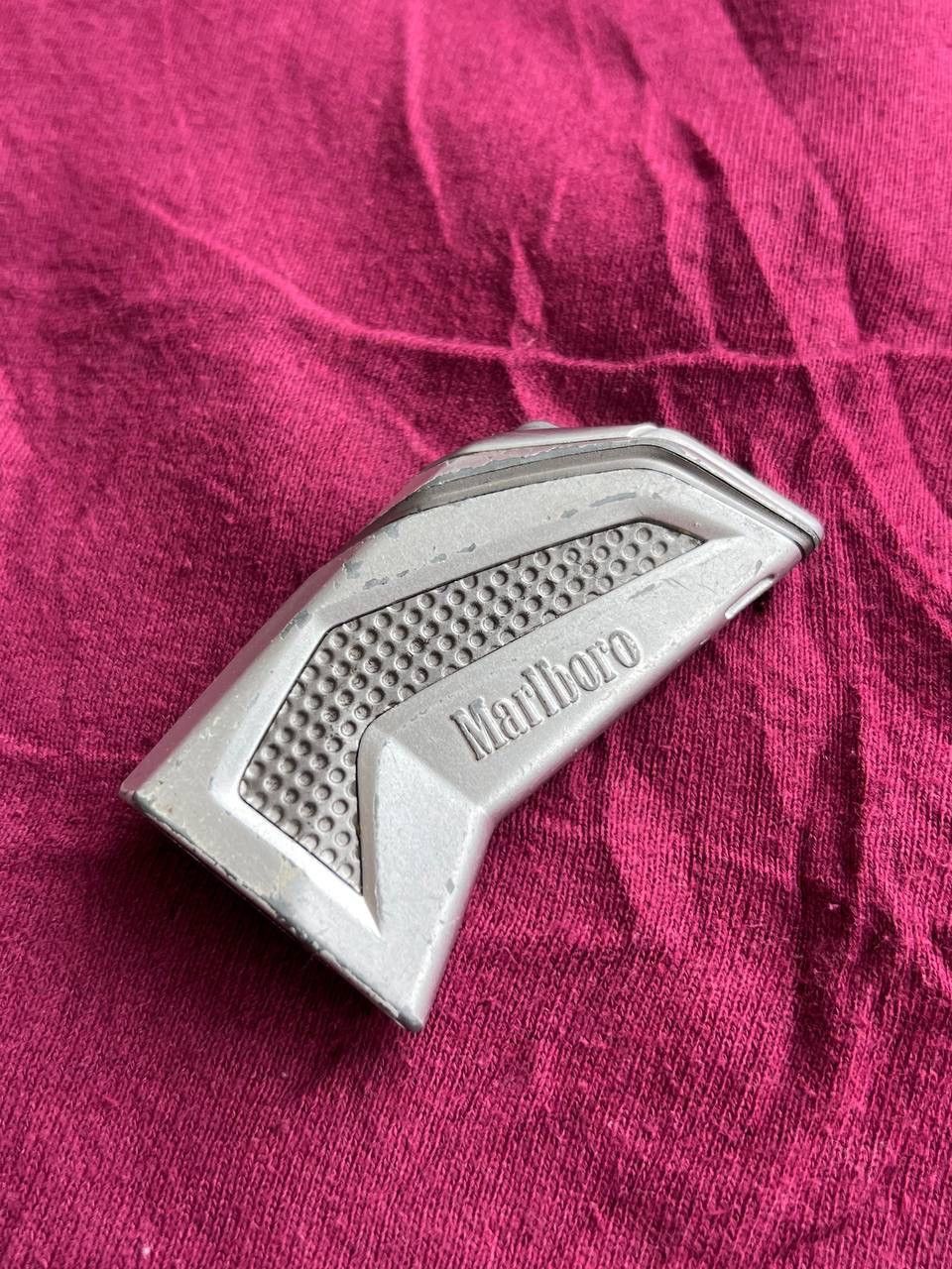 Y2K ELEGANCE MARLBORO GEOMETRIC METAL PUNK ROCK LIGHTER