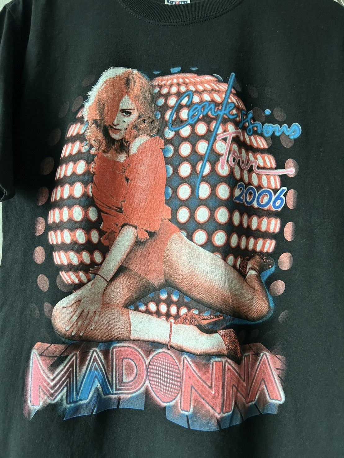 Band Tees Madonna Tour T Shirt 00’ Size US M / EU 48-50 / 2 - 2 Thumbnail