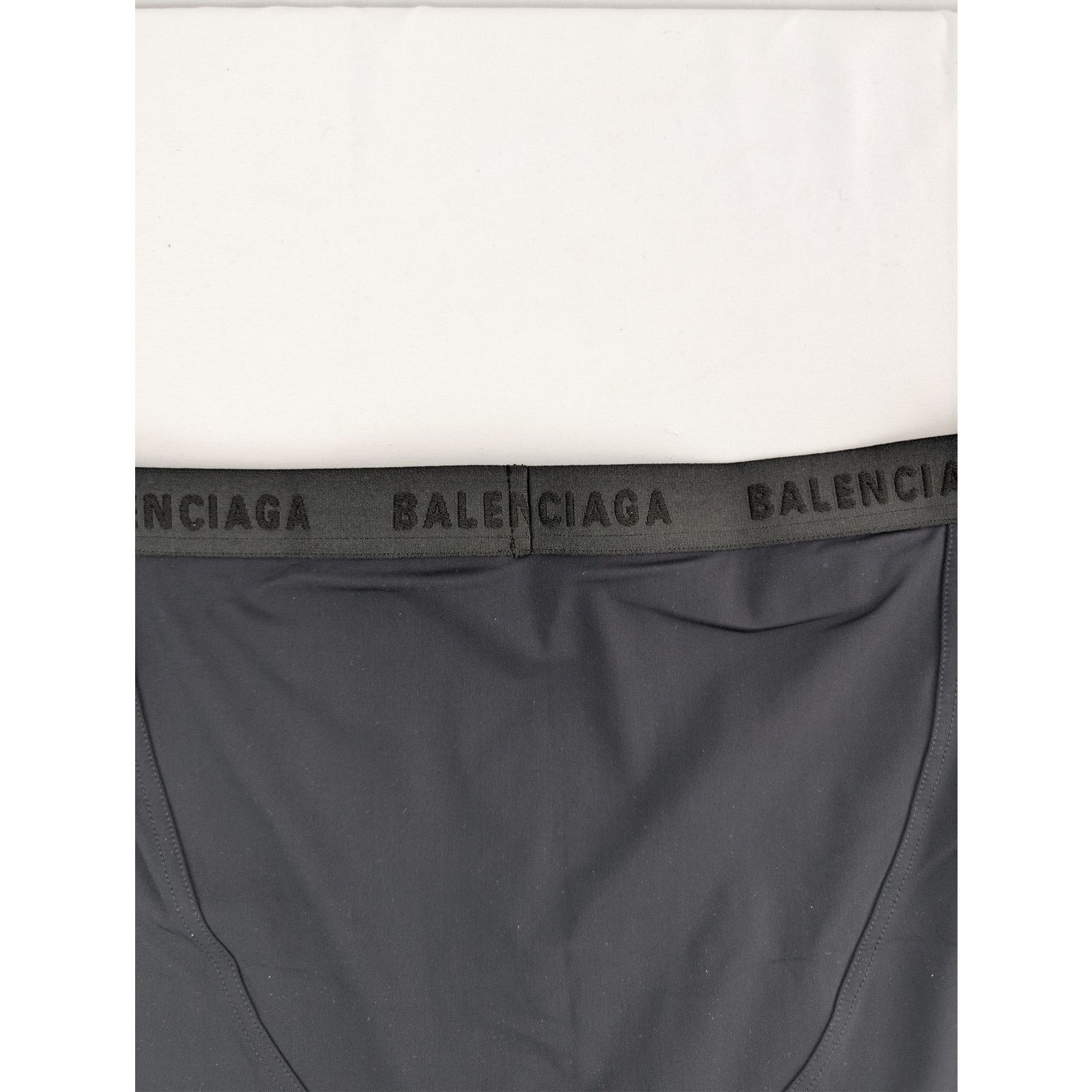 Balenciaga o1rshd1 Size: M / Swimwear Fitted Swim Trunks Short in Black Size US 32 / EU 48 - 13 Thumbnail