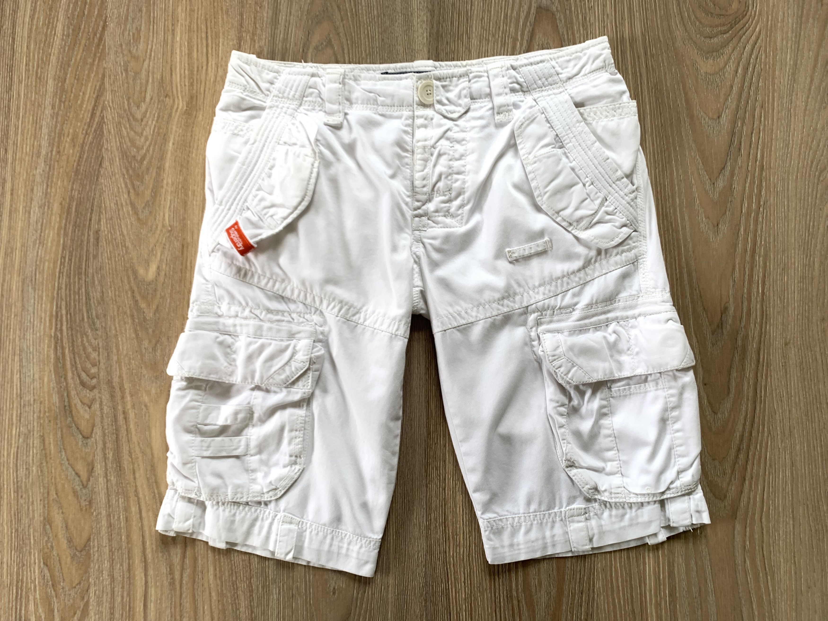 Japanese Brand × Superdry Superdry White Cotton Multi Pocket Cargo Shorts Size US 33 - 2 Thumbnail