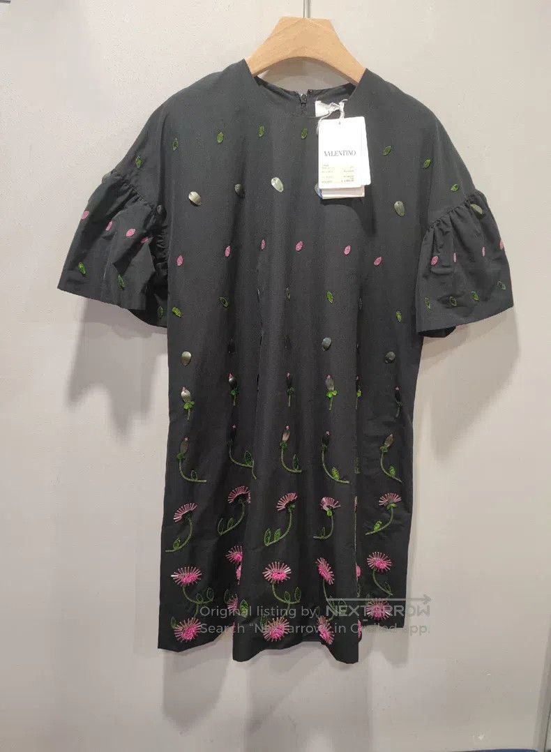 Valentino Valentino Dress three-dimensional flowers Size L / US 10 / IT 46 - 1 Thumbnail
