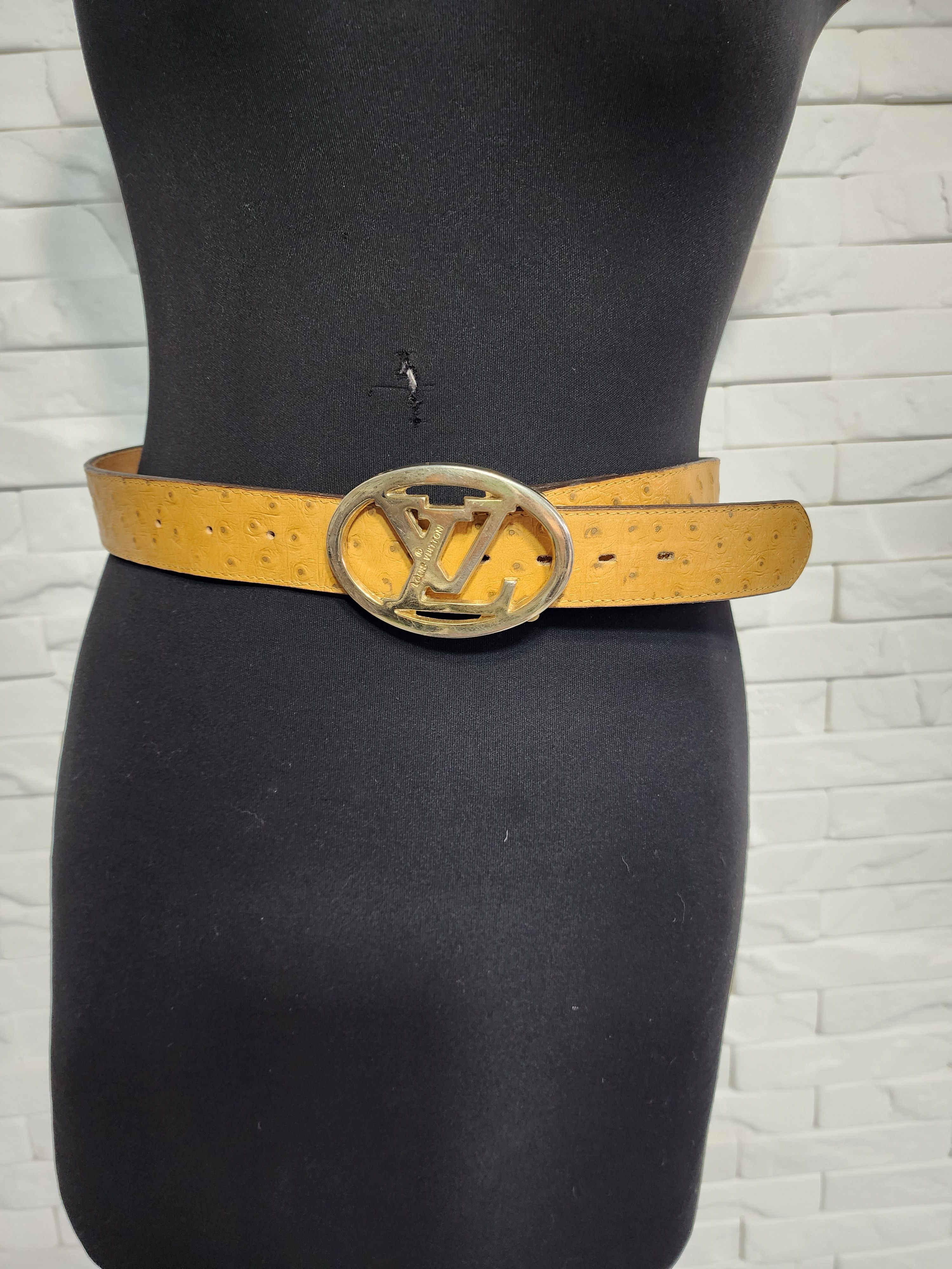Uniqlo Leather belt. Genuine Leather Belt. Metal Buckle. Size ONE SIZE - 8 Thumbnail