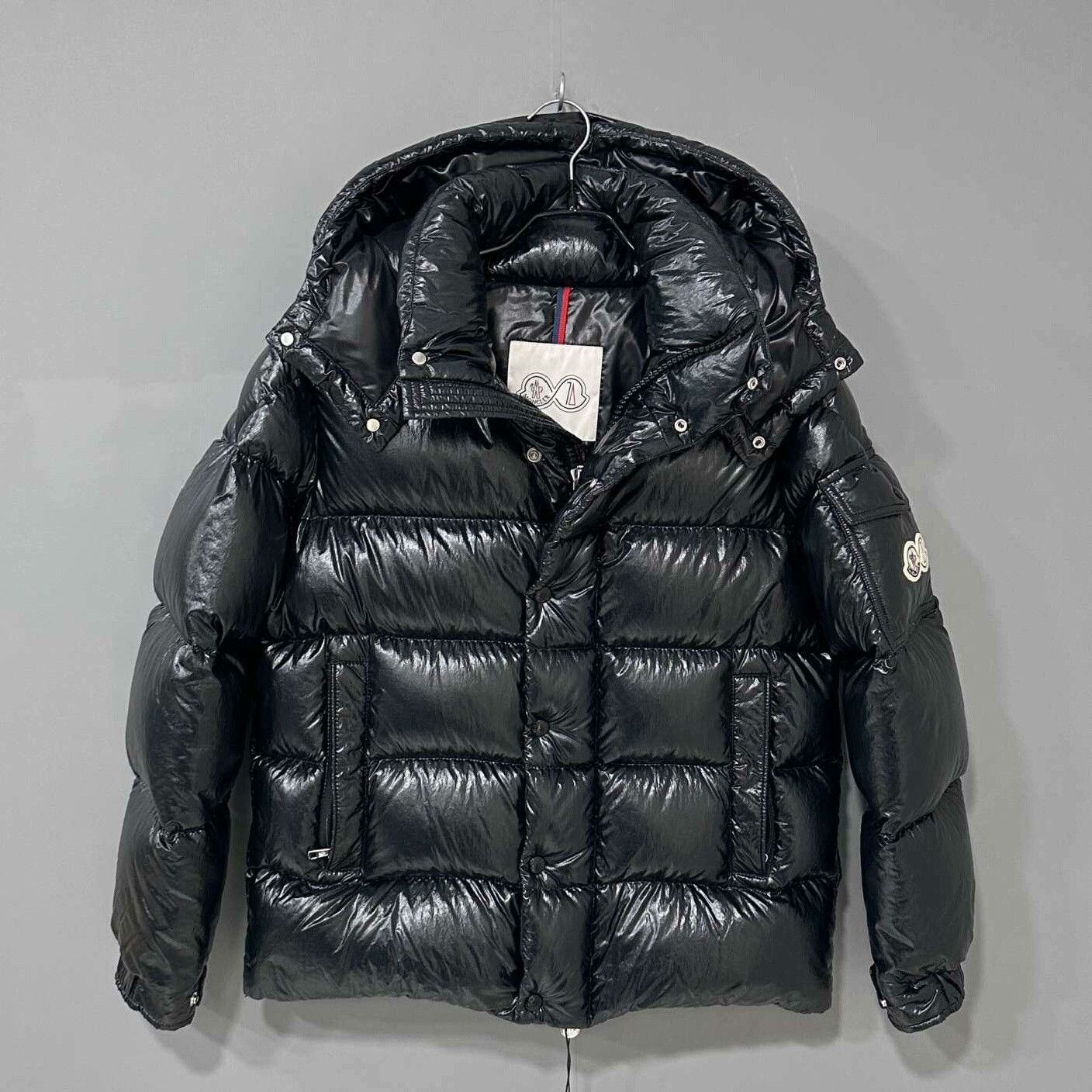 Moncler Moncler Limited Down Down Jacket it_38 Women Size XS / US 0-2 / IT 36-38 - 1 Thumbnail