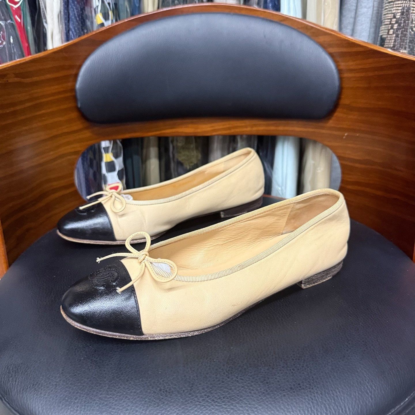 Chanel Chanel Leather Lowtop Sneakers us_6-5 Women Size US 6.5 / IT 36.5 - 1 Thumbnail