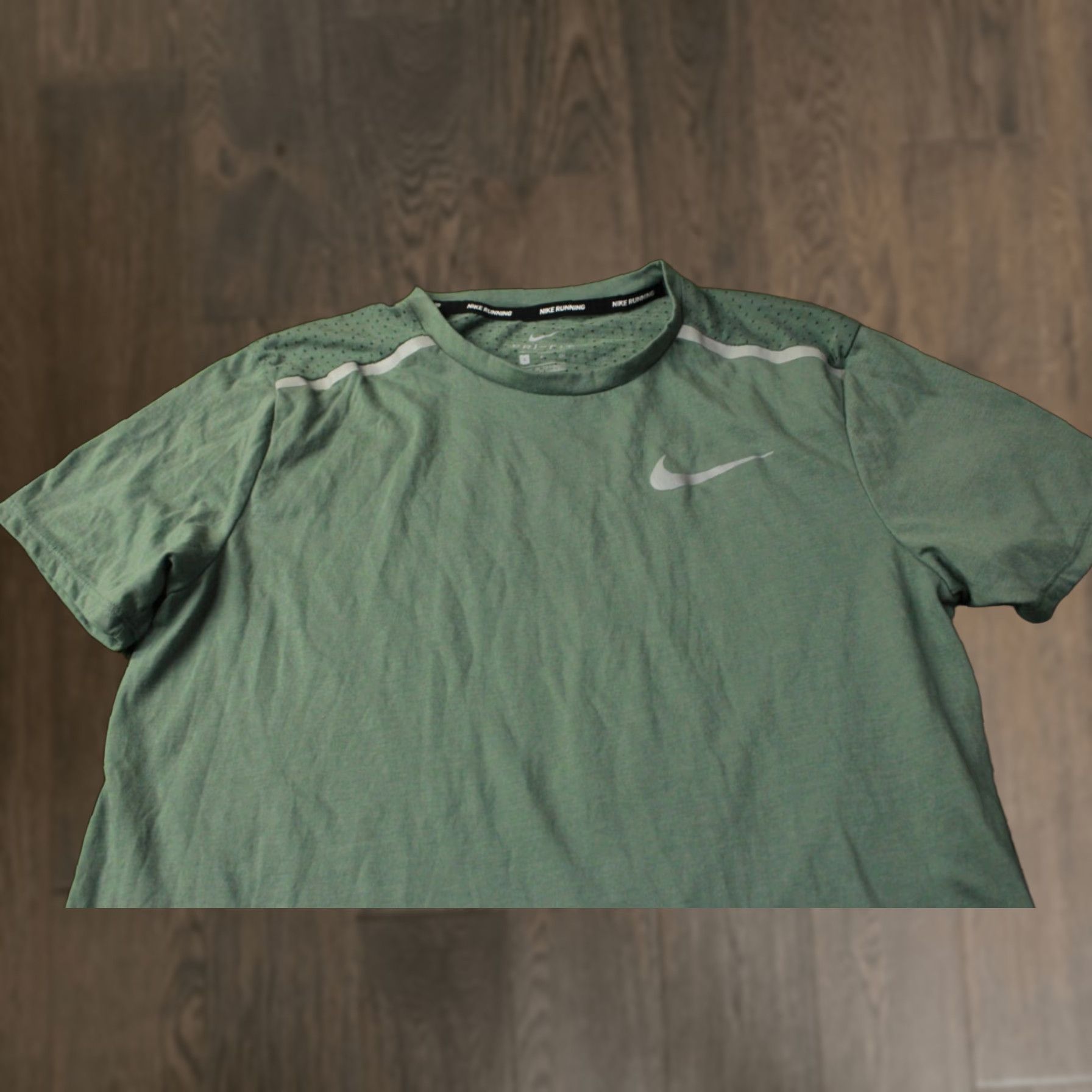 Nike Nike Running Dri-Fit Original 2018 Men Shirt Jersey T-Shirt Size S Green 85% Polyester 15% Cotton Short Sleeve Classic Fit Gaming? Size US S / EU 44-46 / 1 - 1 Thumbnail