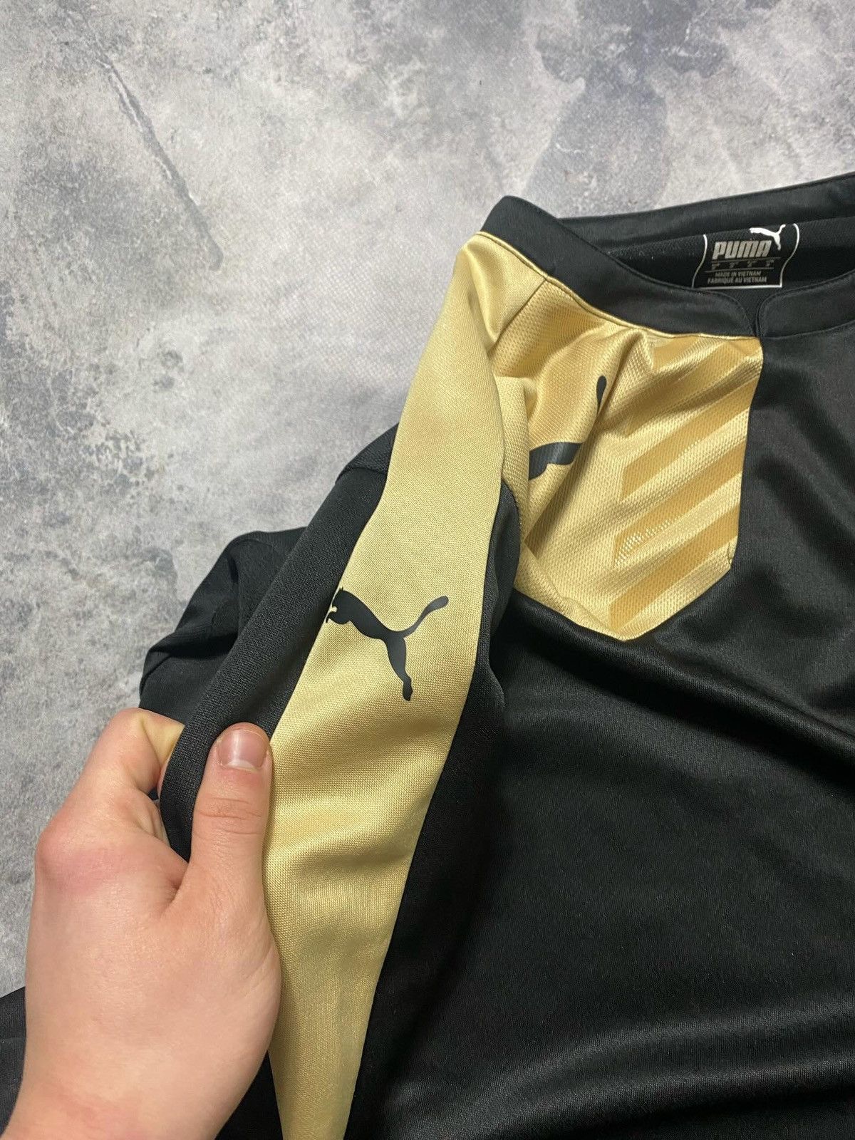 Puma × Vintage Vintage puma Borussia Dortmund soccer jersey size S Size US S / EU 44-46 / 1 - 4 Thumbnail
