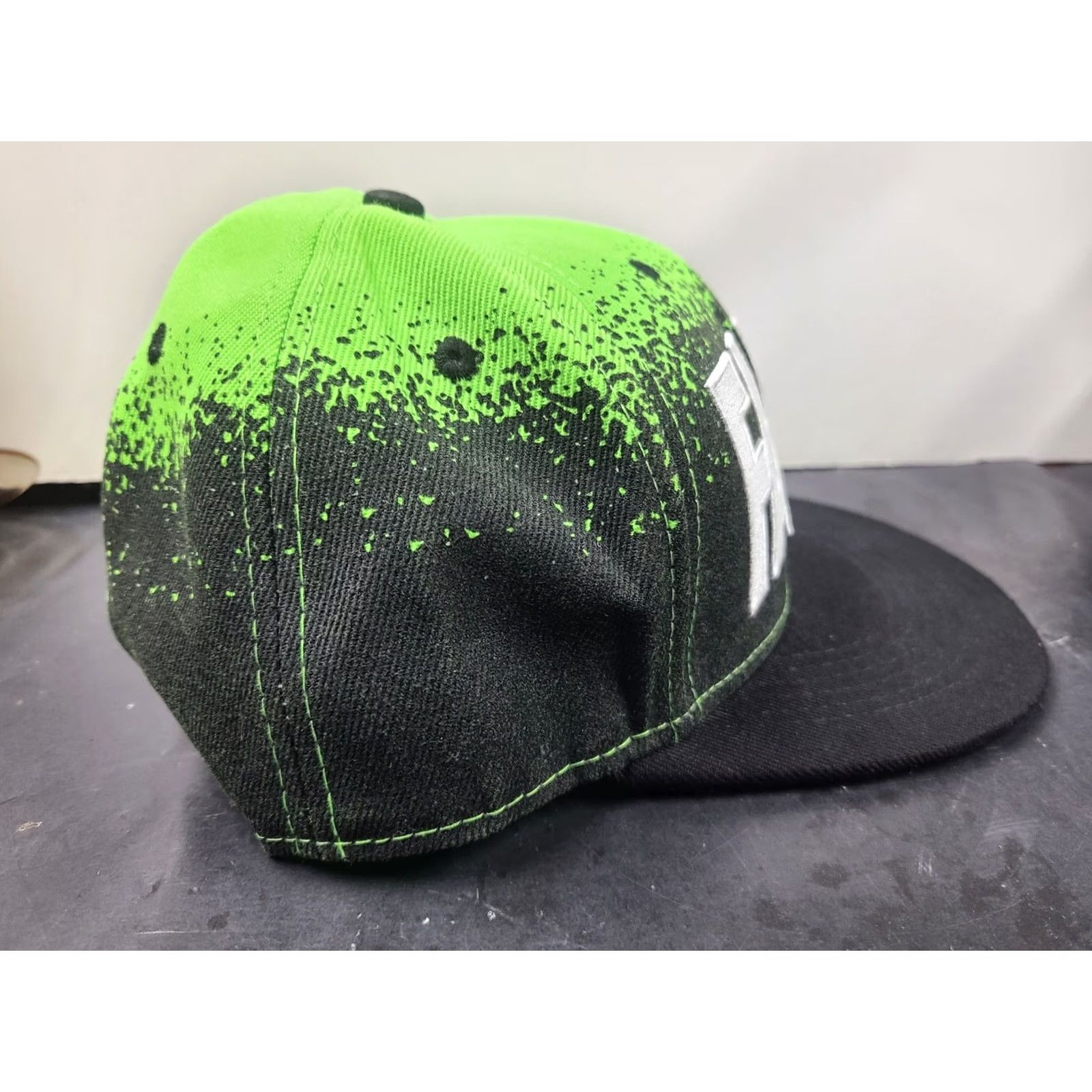 Vintage VINTAGE Cayler & Sons Black/Green Snapback Baseball Cap Men One Size Green Splatter Cotton Knit Hat Cap Size ONE SIZE - 7 Thumbnail