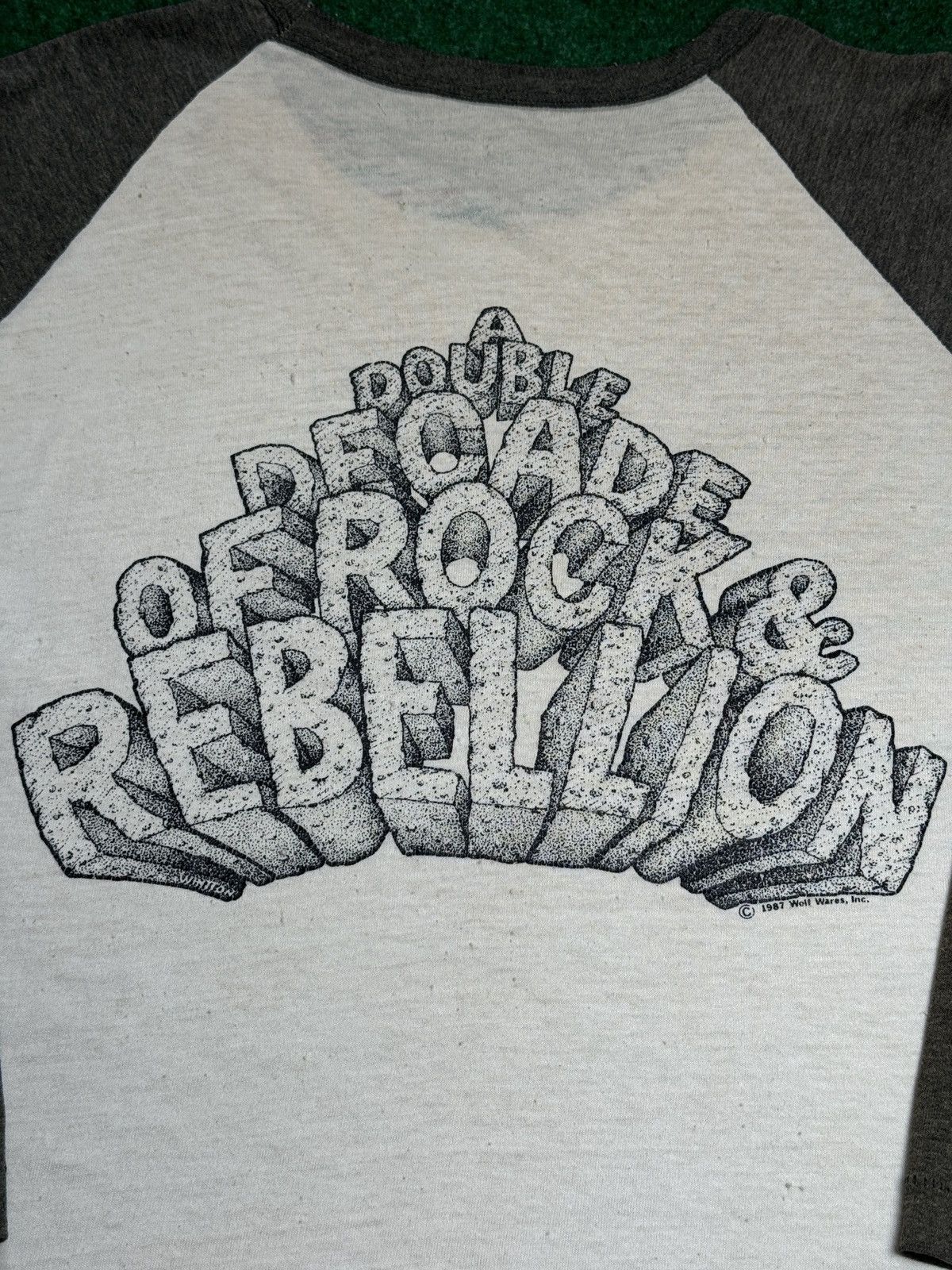 Band Tees × Vintage Vtg 80s RARE John Kay And Steppenwolf Raglan Band T Shirt Size US L / EU 52-54 / 3 - 4 Thumbnail