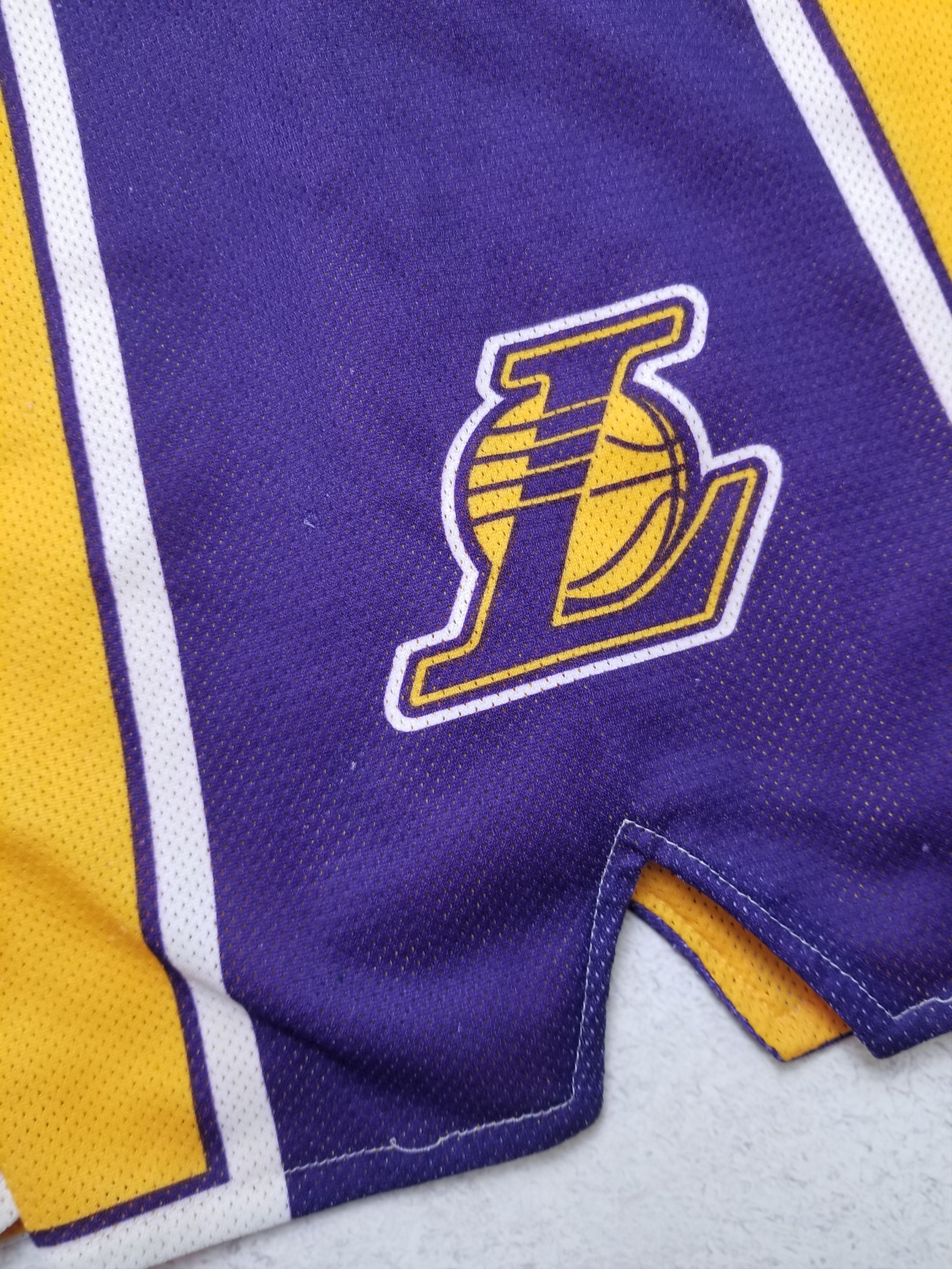 Champion Vintage Champion Los Angels Lakers Basketball NBA Men's XXL Size US 42 / EU 58 - 20 Thumbnail
