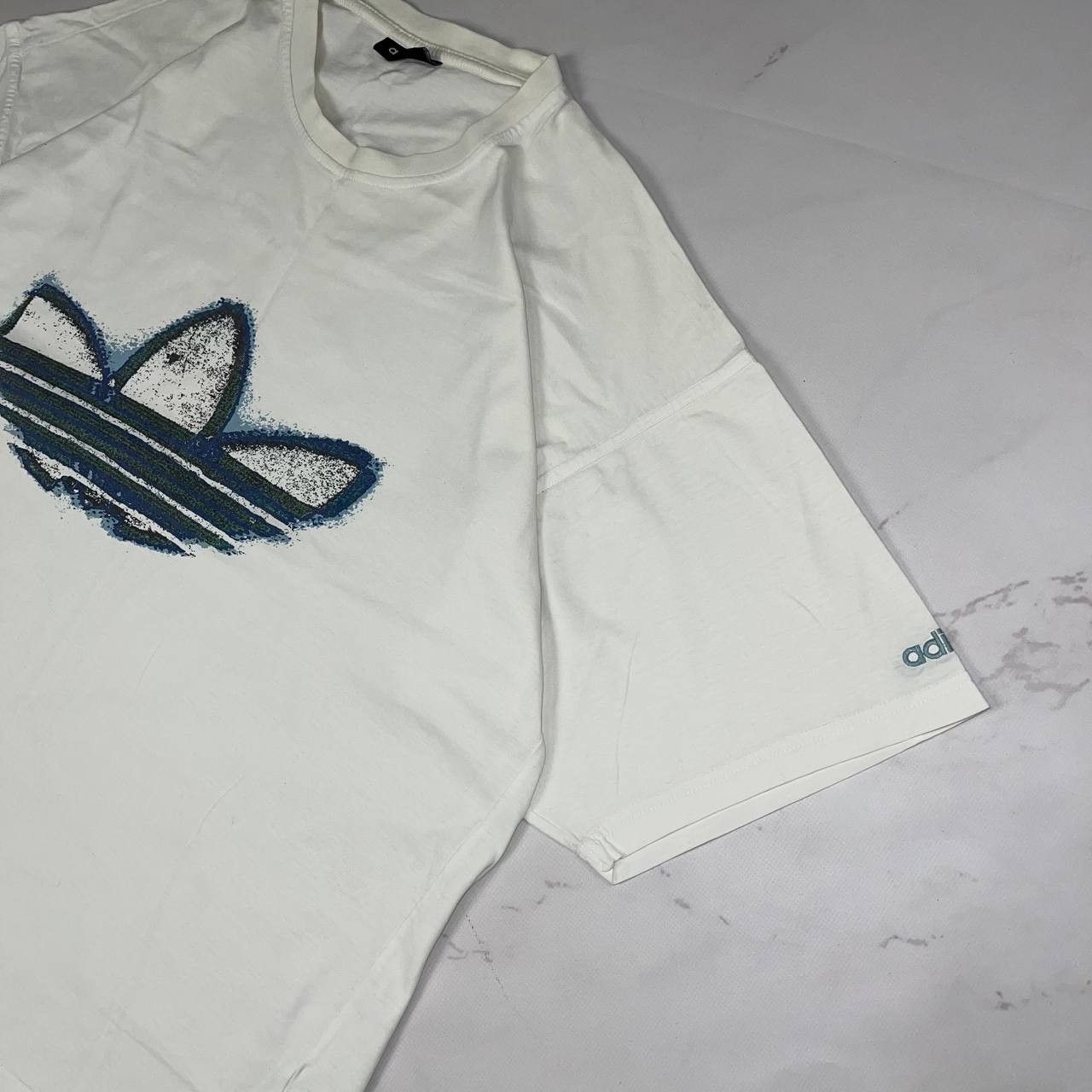 Adidas Adidas Vintage Adidas y2k big logo T Shirt 90's Sz XL White Size US XL / EU 56 / 4 - 4 Thumbnail