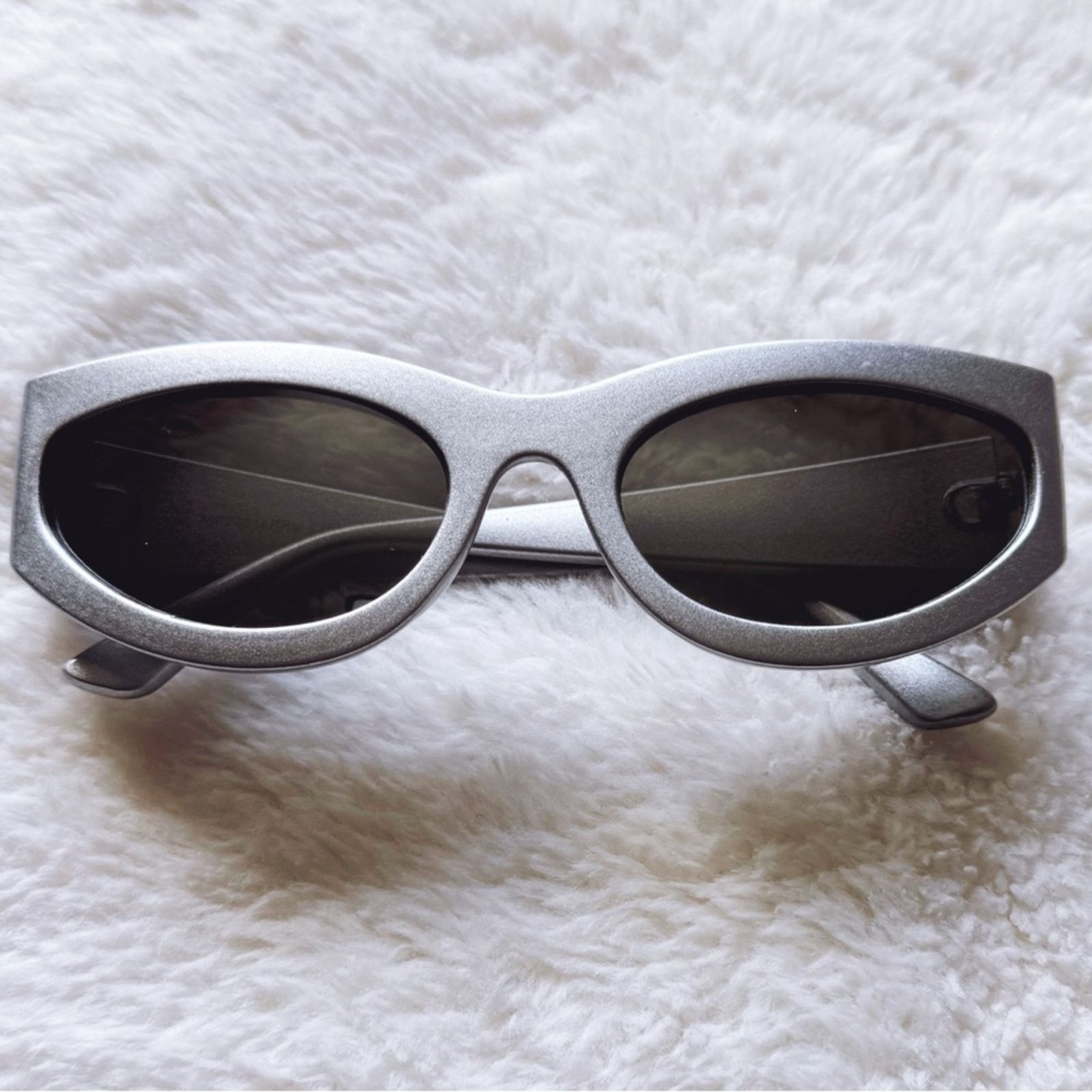 Other Faye Mirrored Silver Cat-Eye Sunglasses Size ONE SIZE - 1 Thumbnail