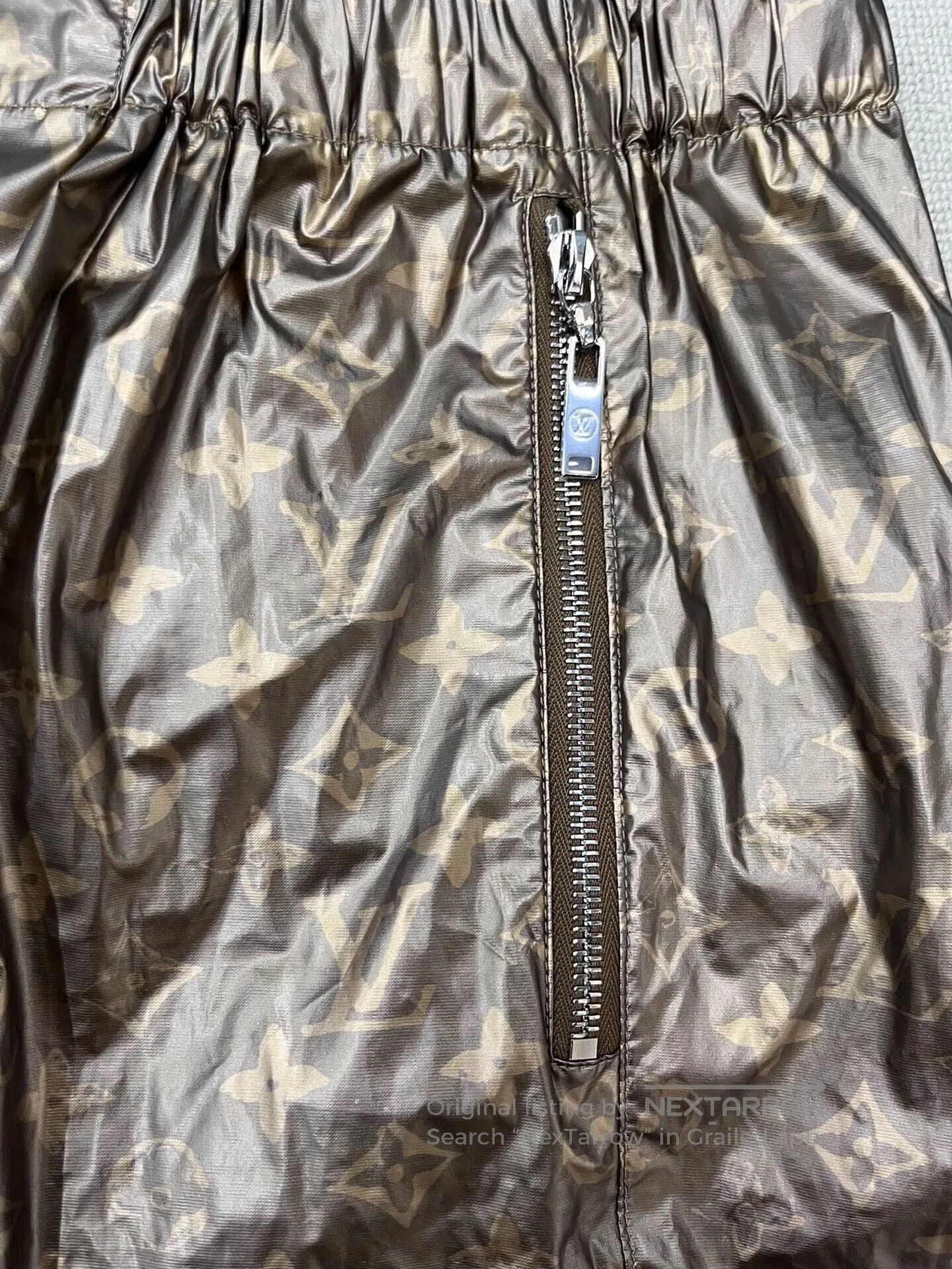 Louis Vuitton louis vuitton metallic logo printed jogger pants. Size US 40 / EU 56 - 3 Thumbnail