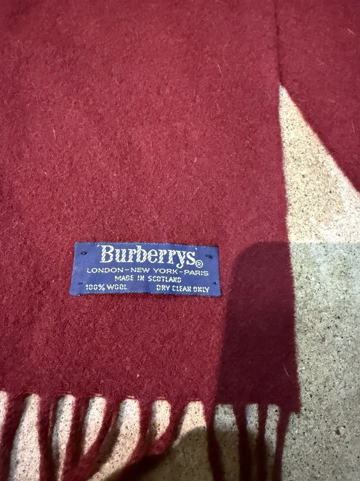 Burberry Vintage Burberrys Burgundy Wool Scarf Made in Scotland Size ONE SIZE - 3 Thumbnail
