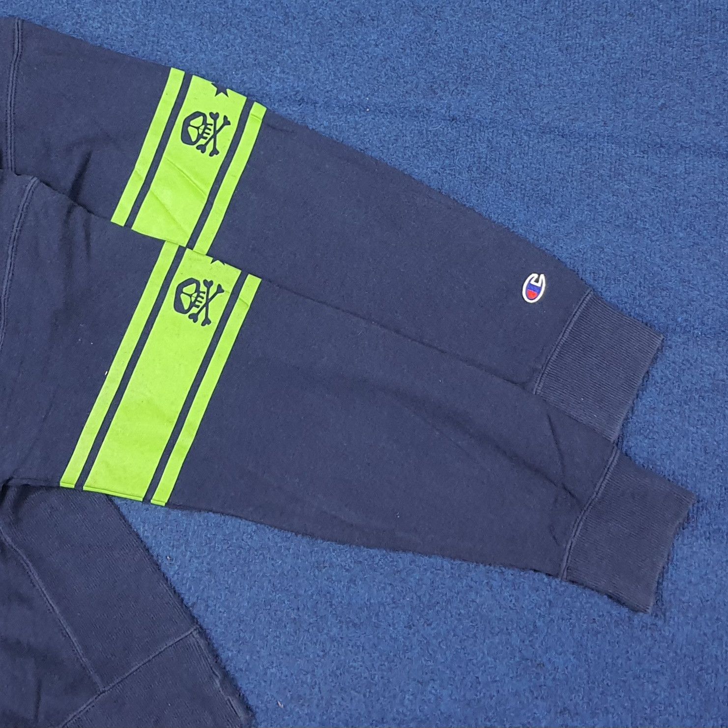 Champion Rare Vintage Blue Cross x Champion Sweatshirt C279N15 Size US S / EU 44-46 / 1 - 2 Thumbnail
