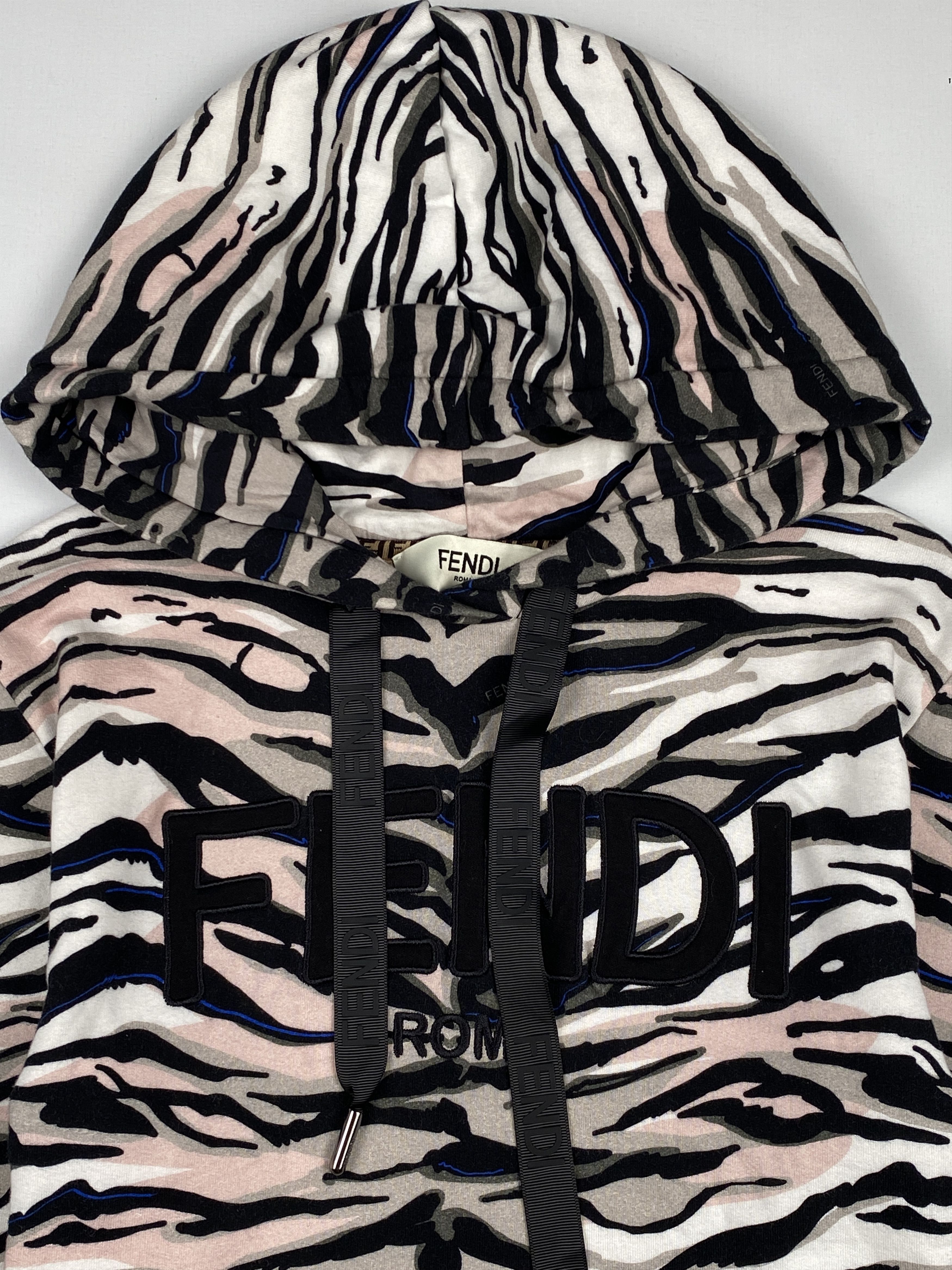 Fendi Zebra Patterned Cropped Hoodie Size XS / US 0-2 / IT 36-38 - 3 Thumbnail