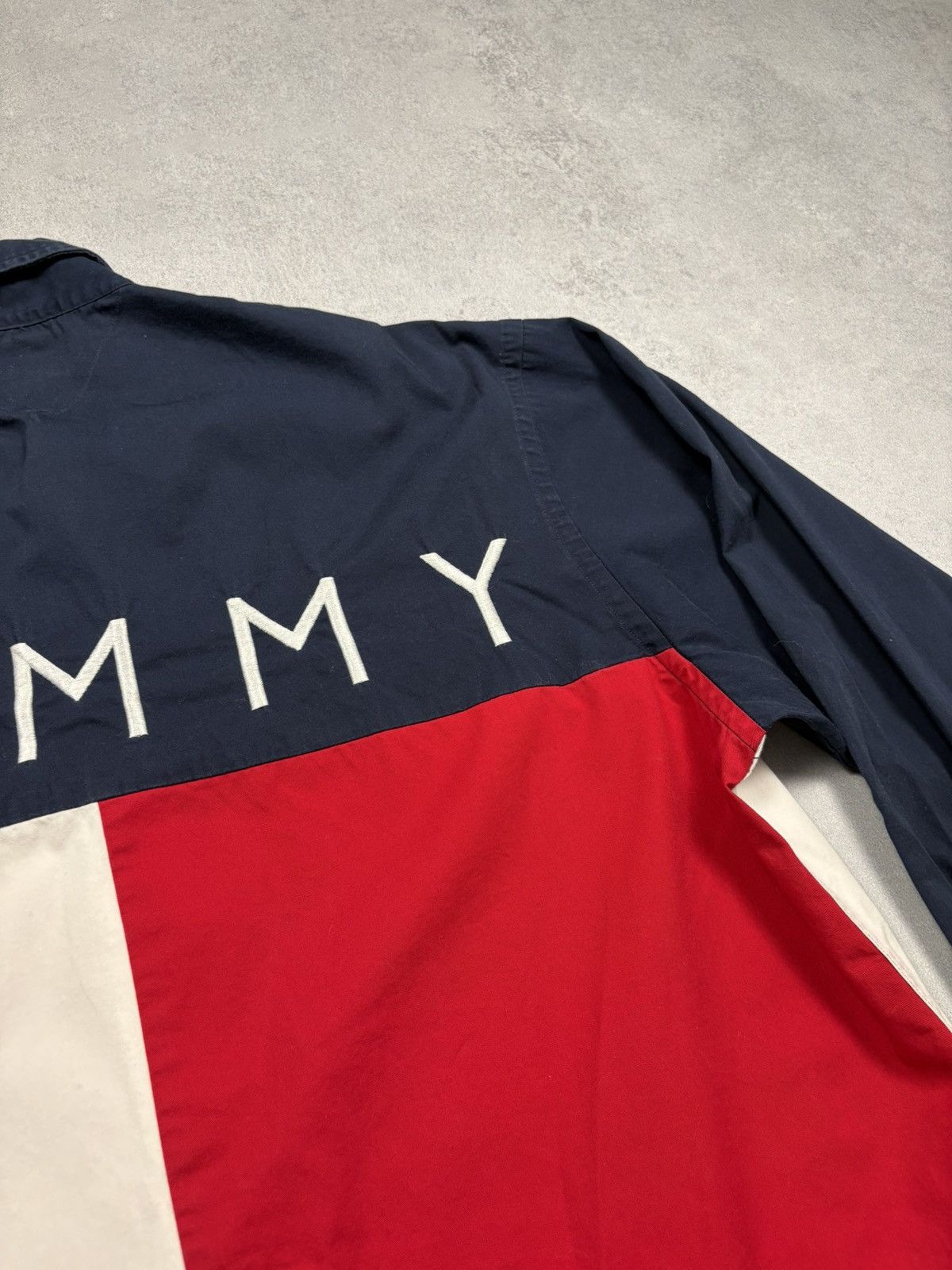 Tommy Hilfiger Vintage Tommy Hilfiger Big Flag Block 90s Shirt Saipan M Y2K Size US M / EU 48-50 / 2 - 11 Thumbnail