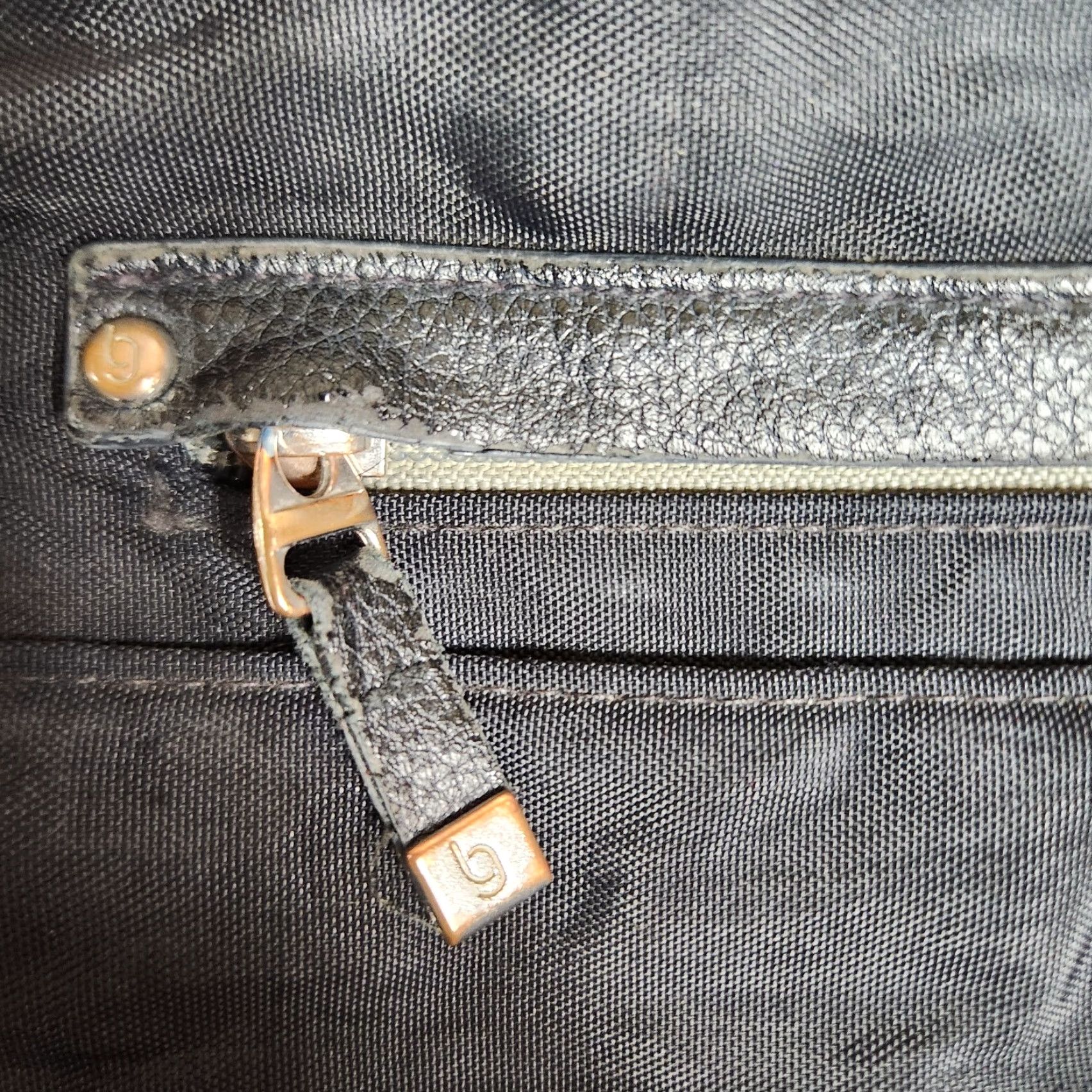 Vintage VINTAGE Baggallini Crossbody Bag Travel Nylon Womens Black All Around Strap Adjustable Medium HxWxD 9x12x2 - City, Travel, Water Resistant Womens Size ONE SIZE - 4 Thumbnail