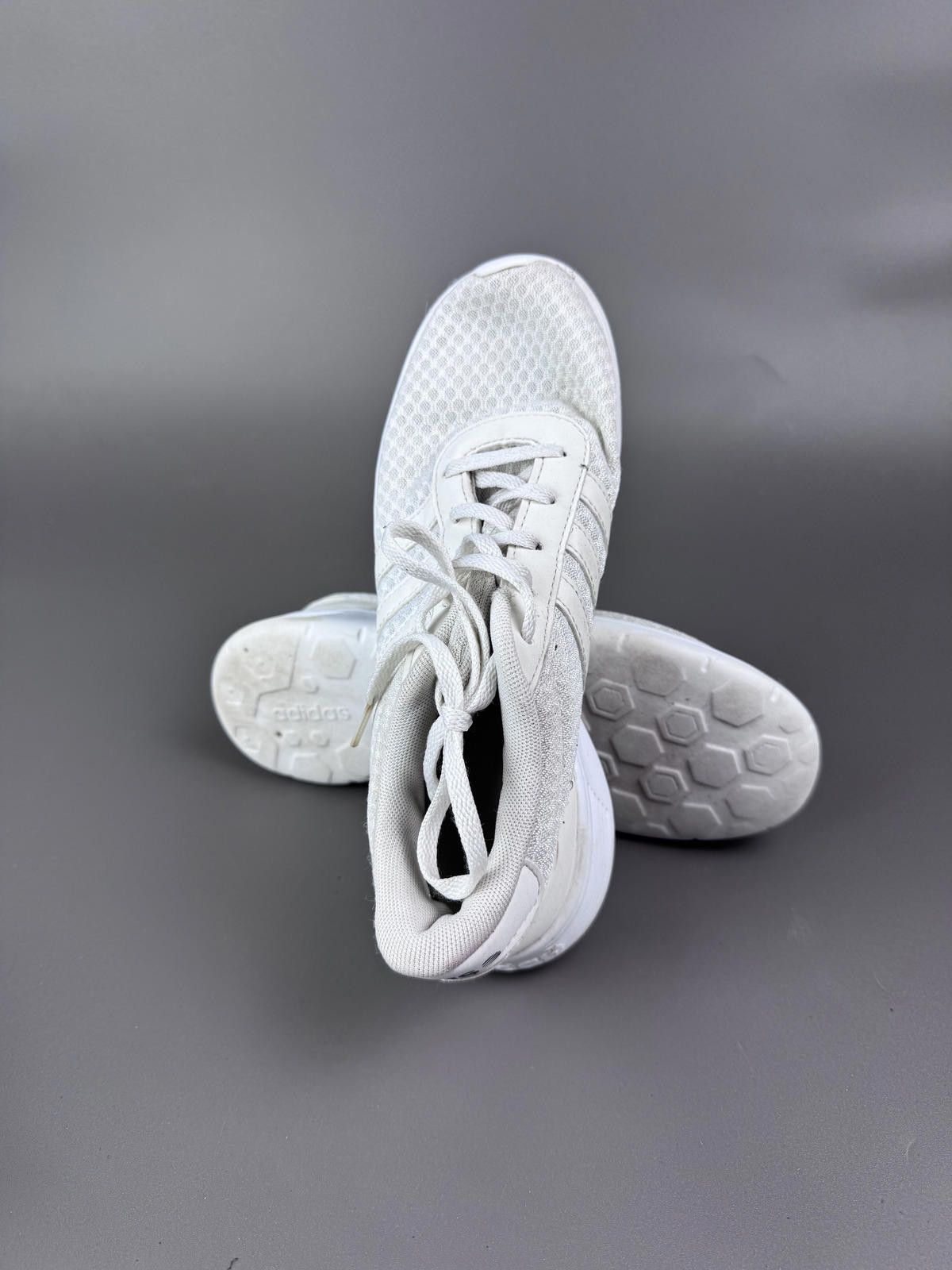 Adidas Adidas Lightweight White Running Trainers UK Size 4.5 Size US 9 / EU 42 - 3 Thumbnail